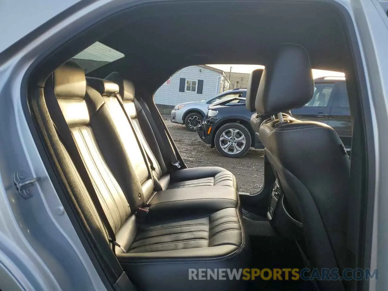 10 Photograph of a damaged car 2C3CCABGXMH545651 CHRYSLER 300 2021