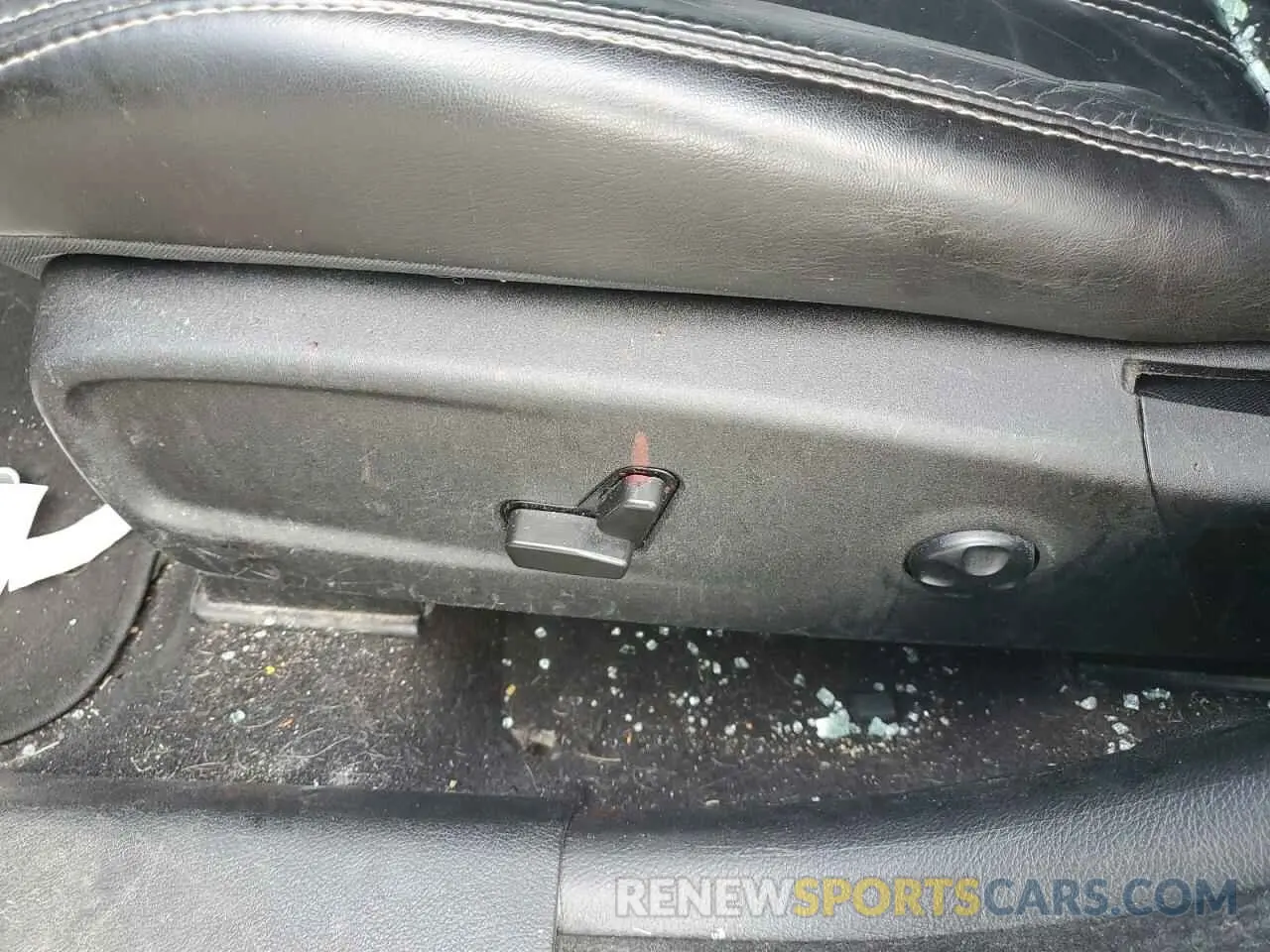 7 Photograph of a damaged car 2C3CCABT0MH580163 CHRYSLER 300 2021