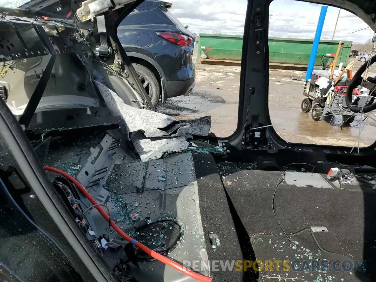 10 Photograph of a damaged car 2C3CCABT5MH601282 CHRYSLER 300 2021