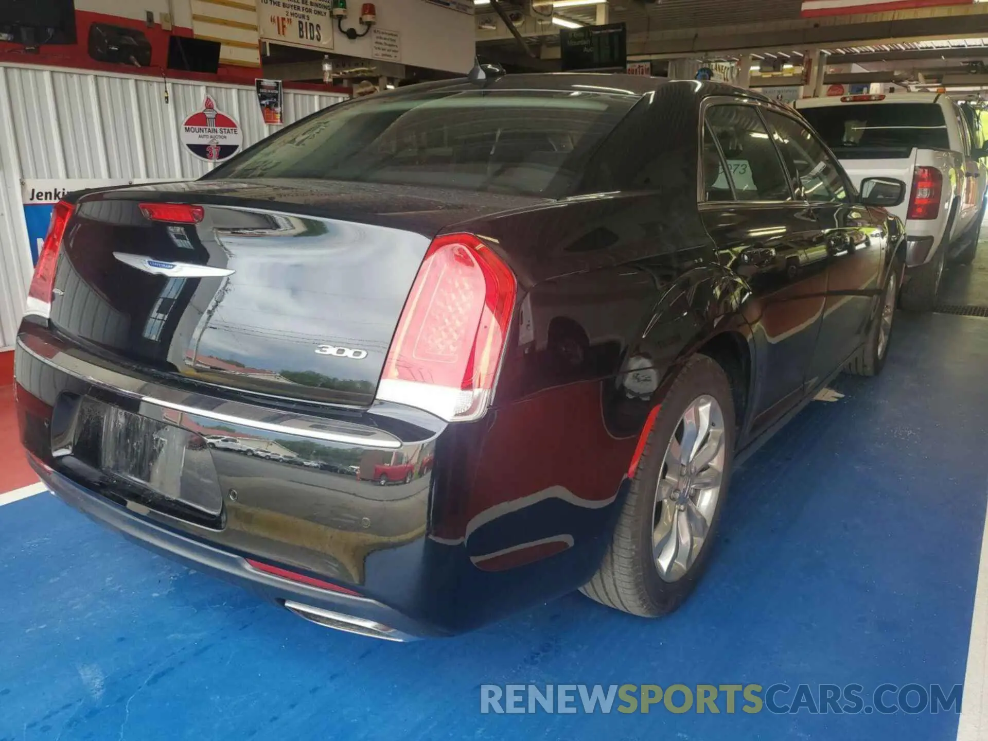 1 Photograph of a damaged car 2C3CCARG0MH571021 CHRYSLER 300 2021