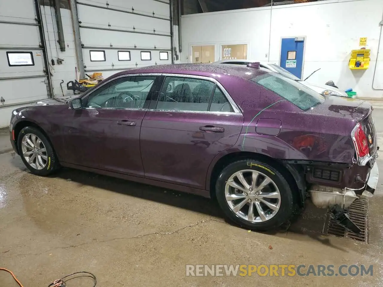 2 Photograph of a damaged car 2C3CCARGXMH657761 CHRYSLER 300 2021