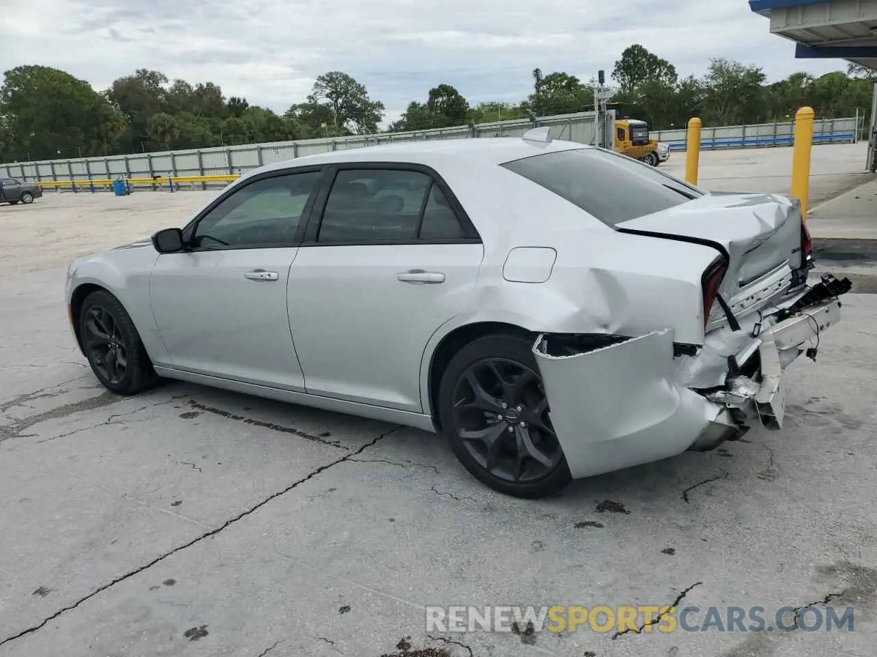 2 Photograph of a damaged car 2C3CCAAG0NH131524 CHRYSLER 300 2022