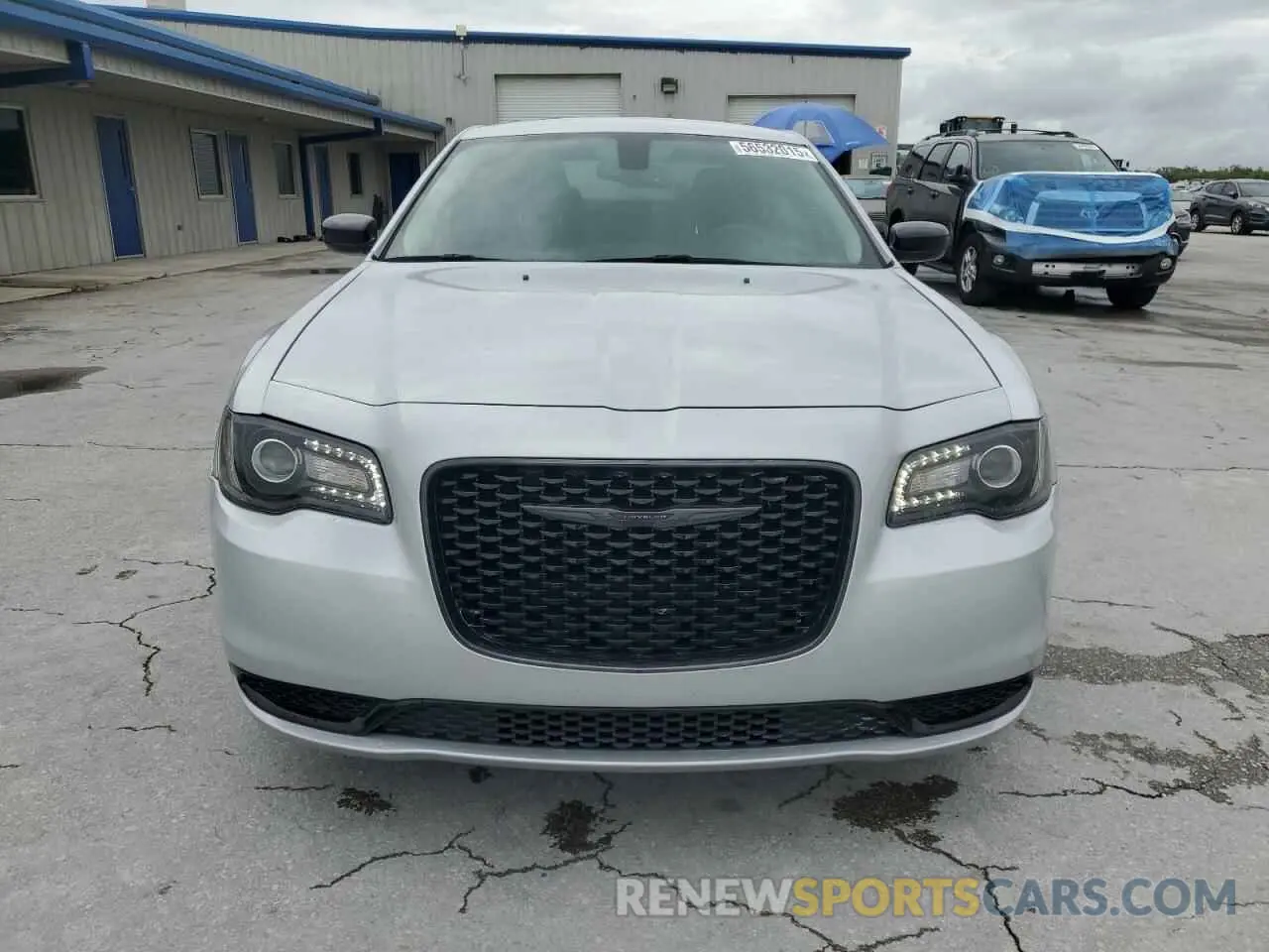 5 Photograph of a damaged car 2C3CCAAG0NH131524 CHRYSLER 300 2022
