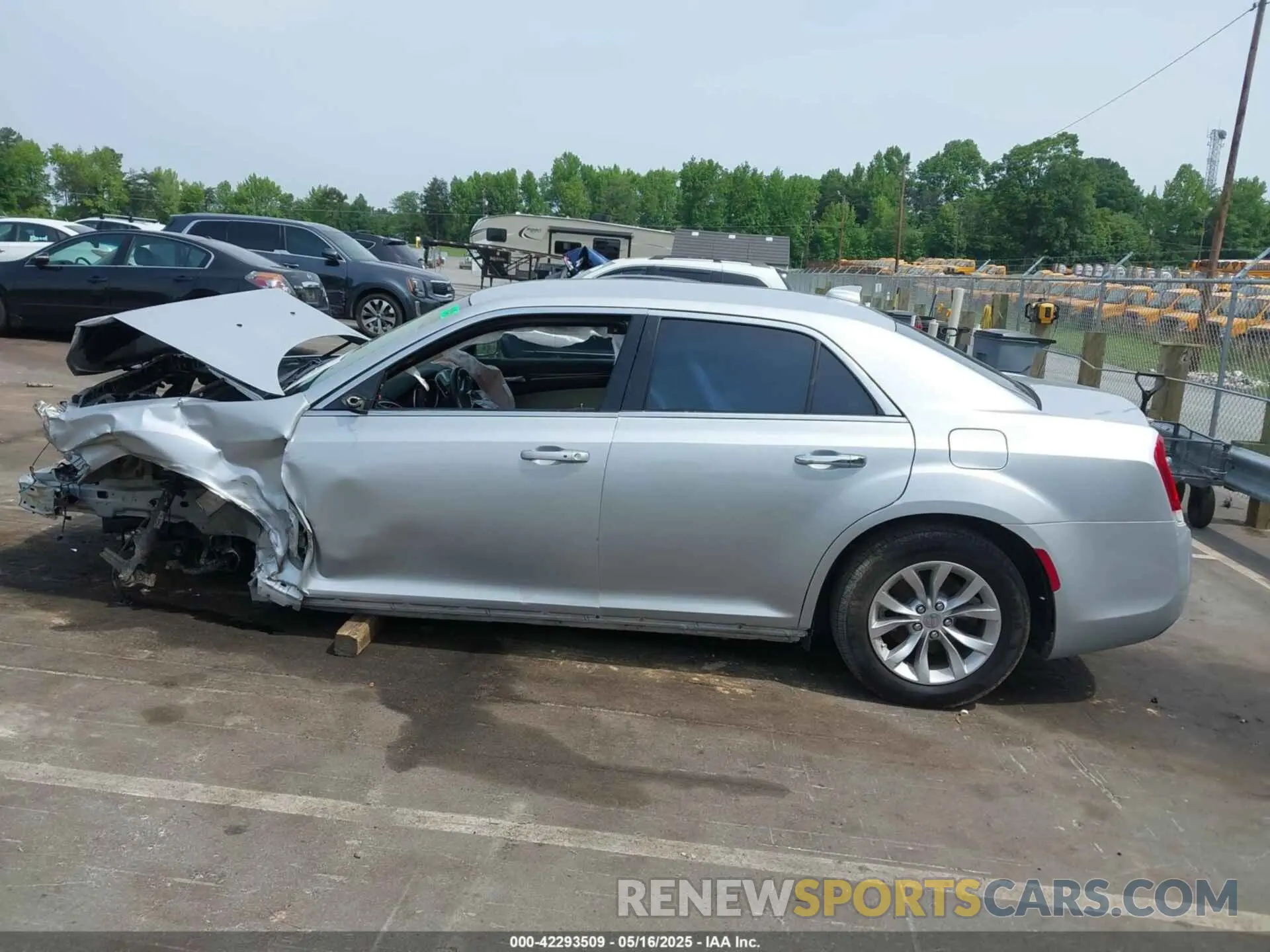 14 Photograph of a damaged car 2C3CCAAG1NH134318 CHRYSLER 300 2022