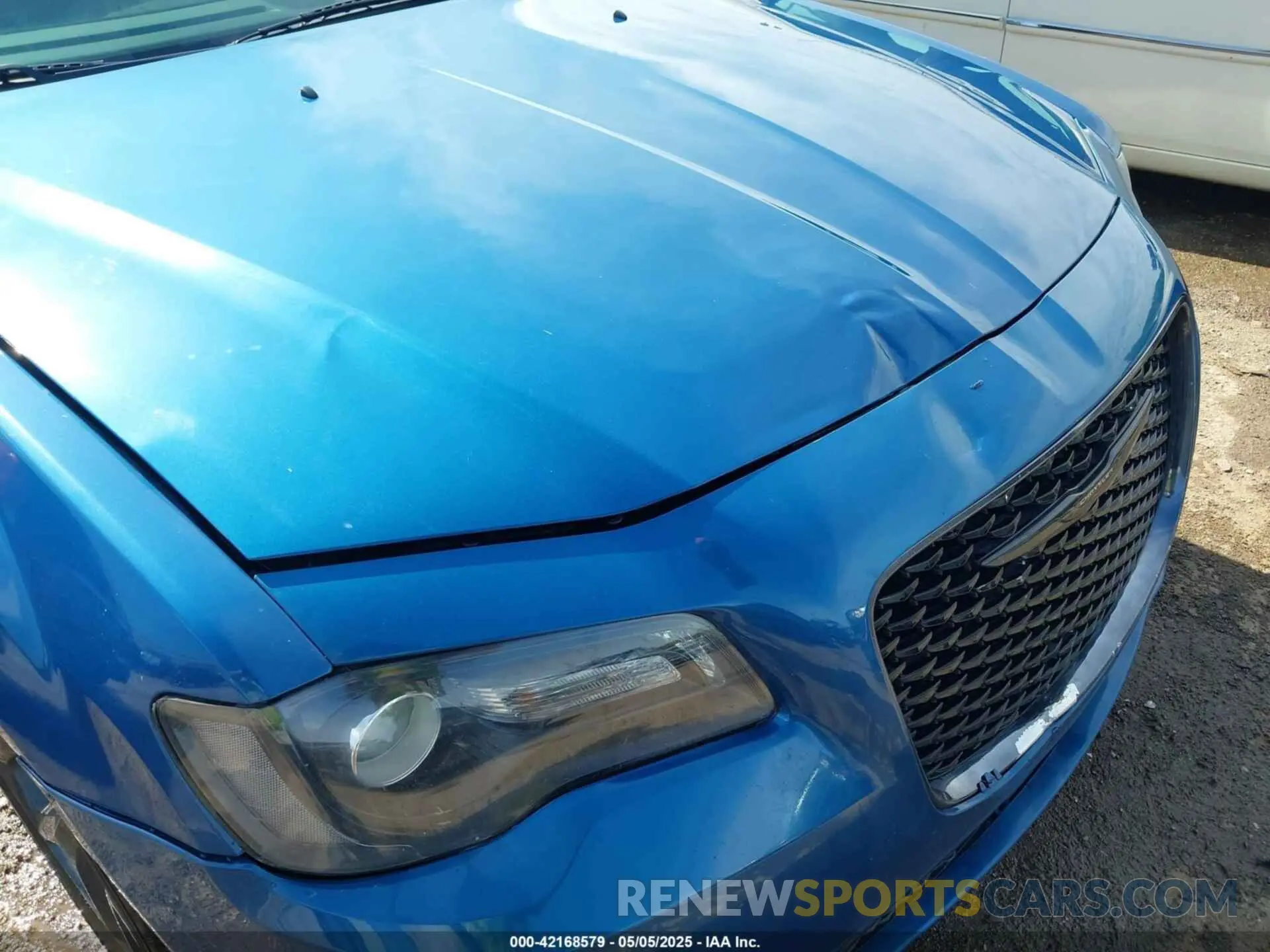 6 Photograph of a damaged car 2C3CCAAG1NH139499 CHRYSLER 300 2022