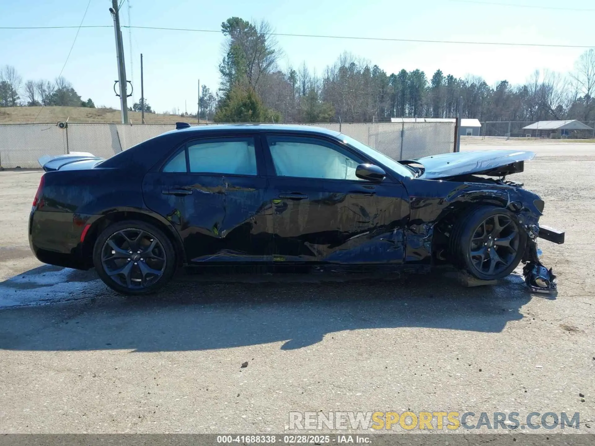 14 Photograph of a damaged car 2C3CCAAG7NH270808 CHRYSLER 300 2022