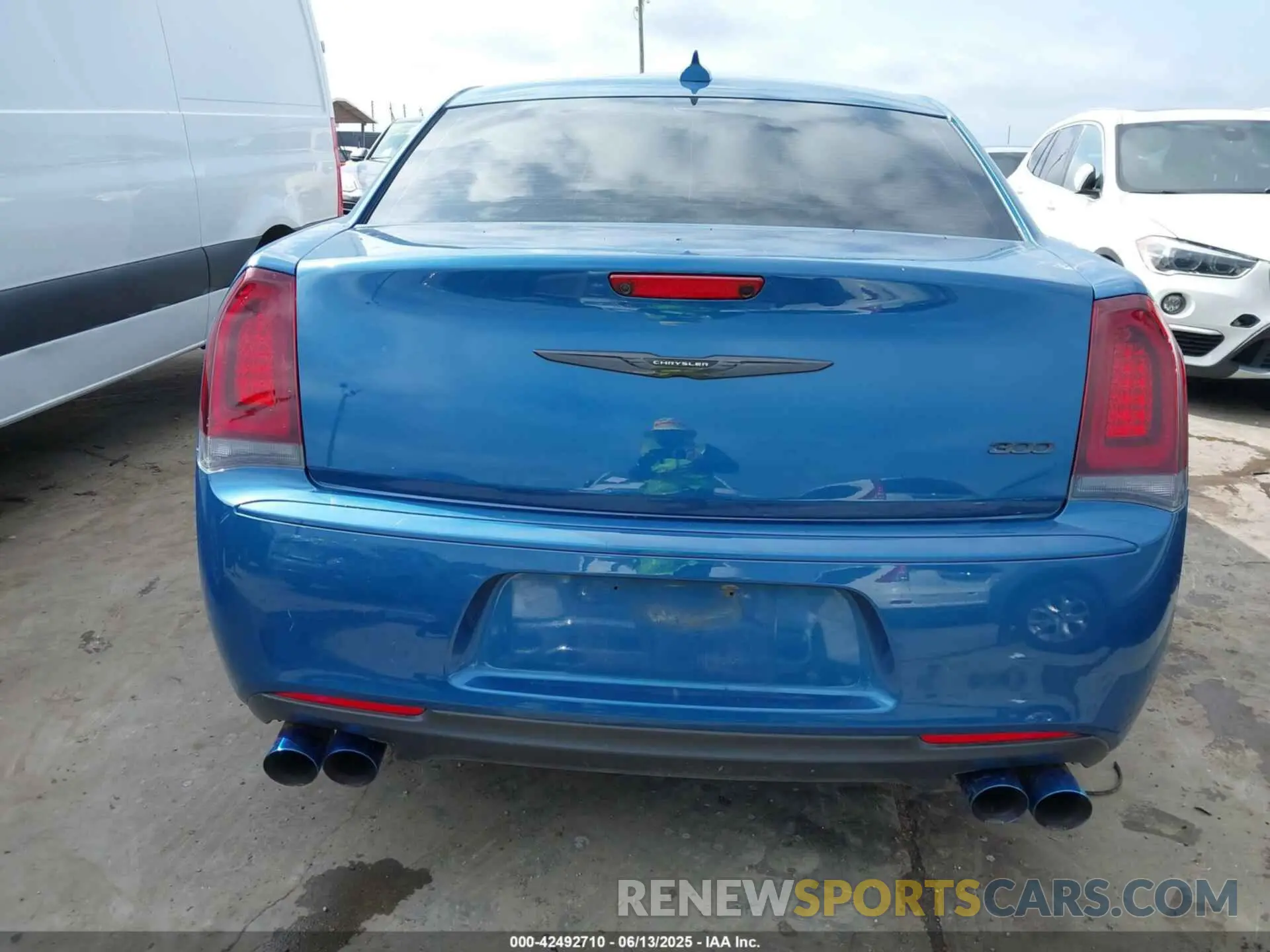 16 Photograph of a damaged car 2C3CCAAG9NH179510 CHRYSLER 300 2022