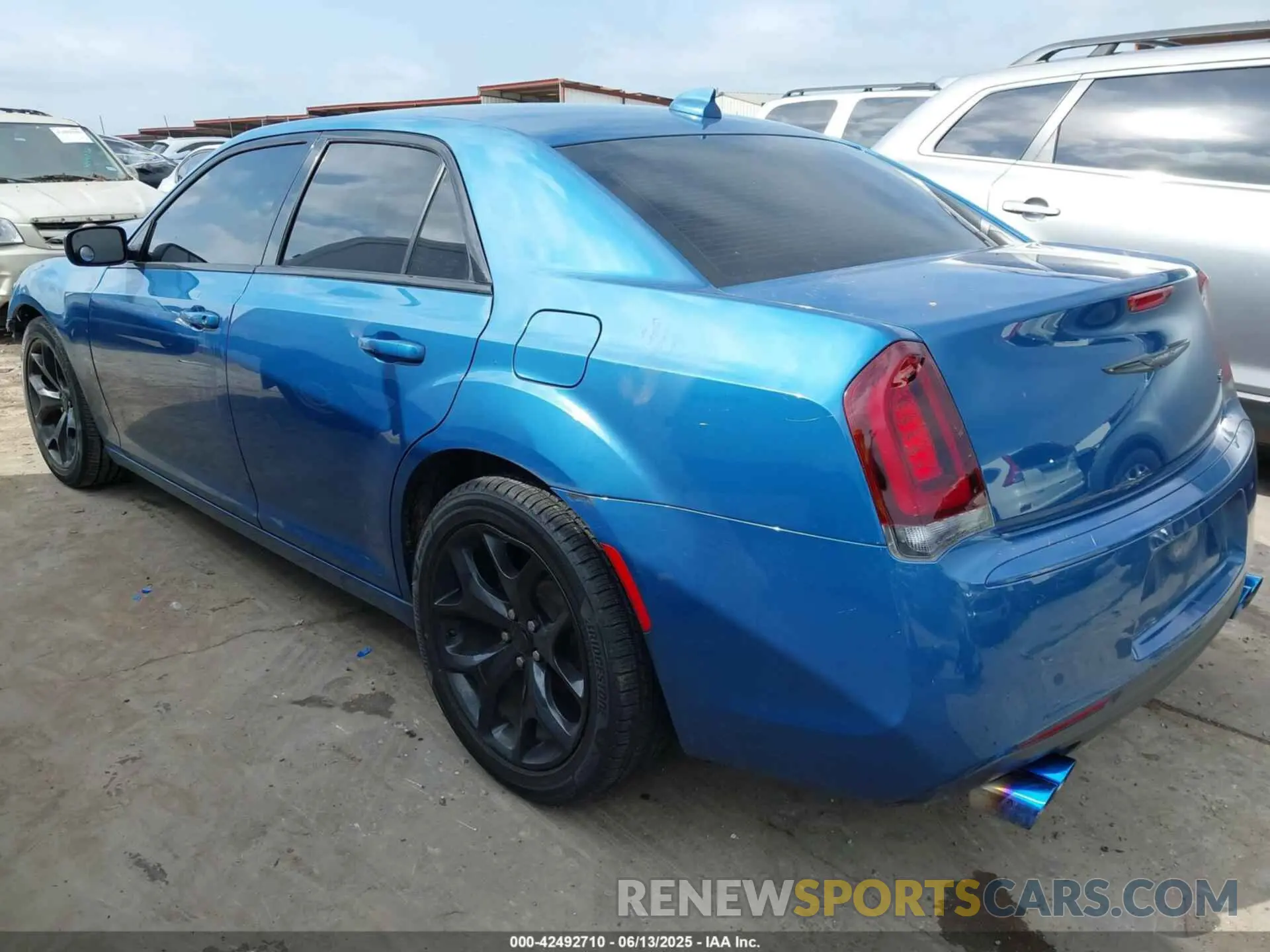 3 Photograph of a damaged car 2C3CCAAG9NH179510 CHRYSLER 300 2022