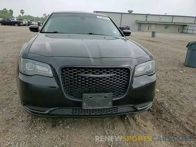 11 Photograph of a damaged car 2C3CCAAGXNH205385 CHRYSLER 300 2022
