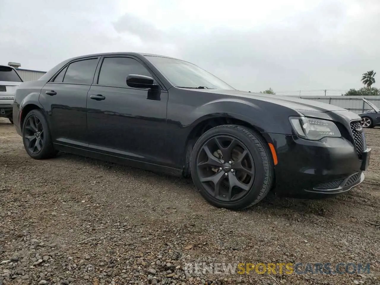4 Photograph of a damaged car 2C3CCAAGXNH205385 CHRYSLER 300 2022
