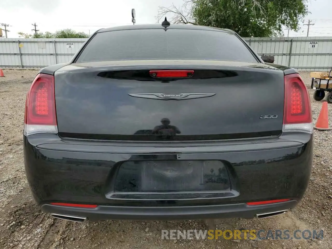 6 Photograph of a damaged car 2C3CCAAGXNH205385 CHRYSLER 300 2022