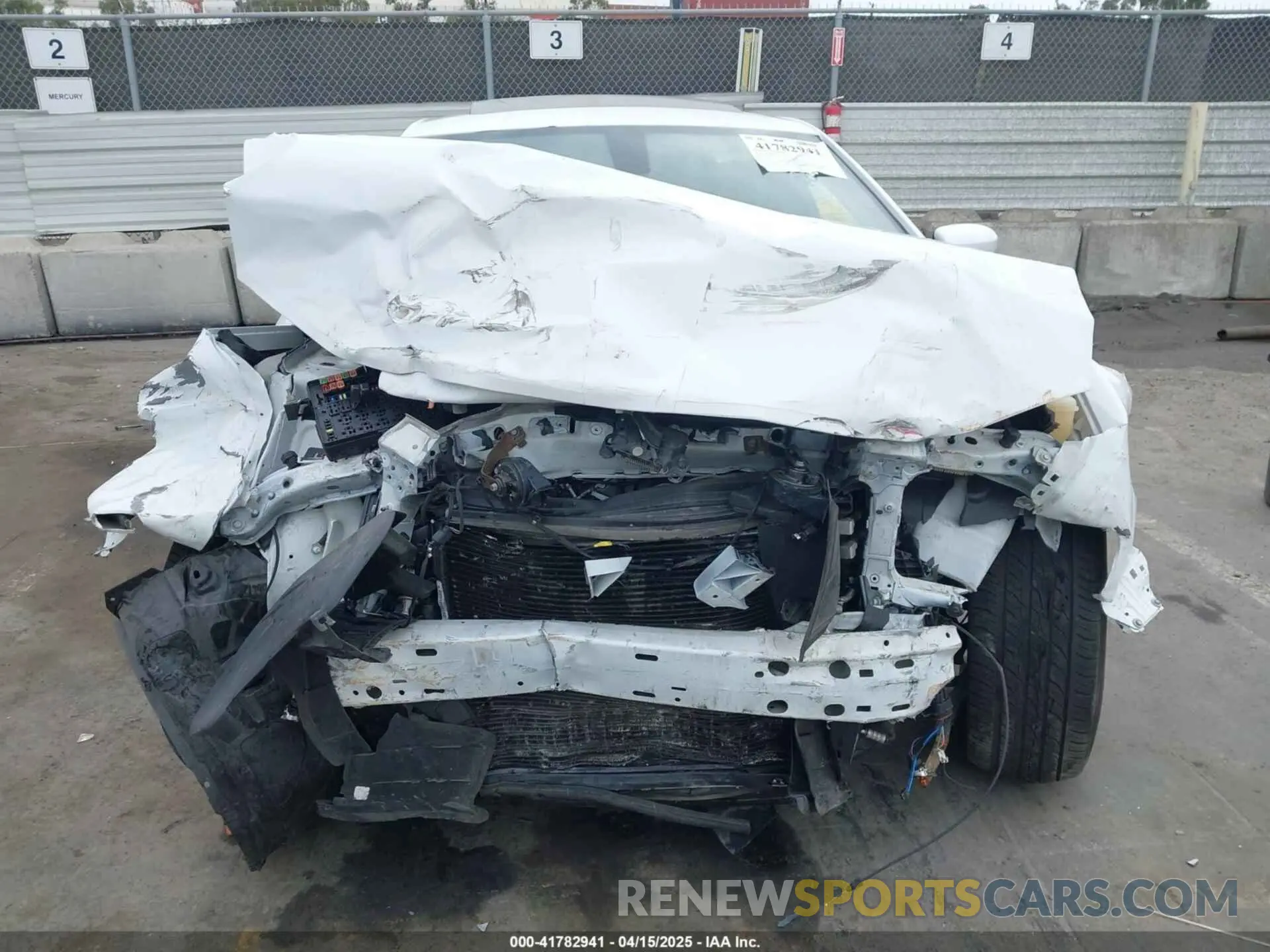 6 Photograph of a damaged car 2C3CCABG0NH190751 CHRYSLER 300 2022