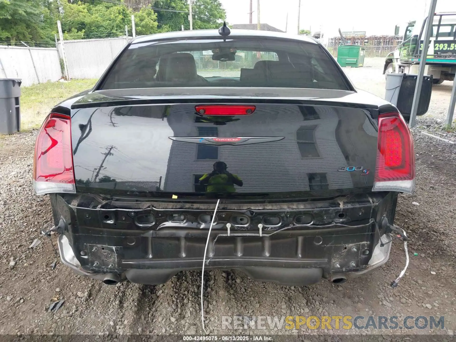 16 Photograph of a damaged car 2C3CCABG0NH199028 CHRYSLER 300 2022