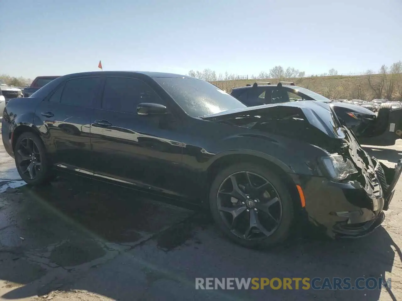 4 Photograph of a damaged car 2C3CCABG1NH115945 CHRYSLER 300 2022