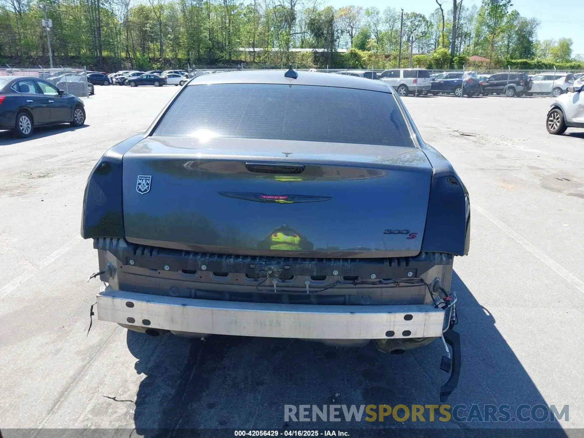 16 Photograph of a damaged car 2C3CCABG1NH259933 CHRYSLER 300 2022