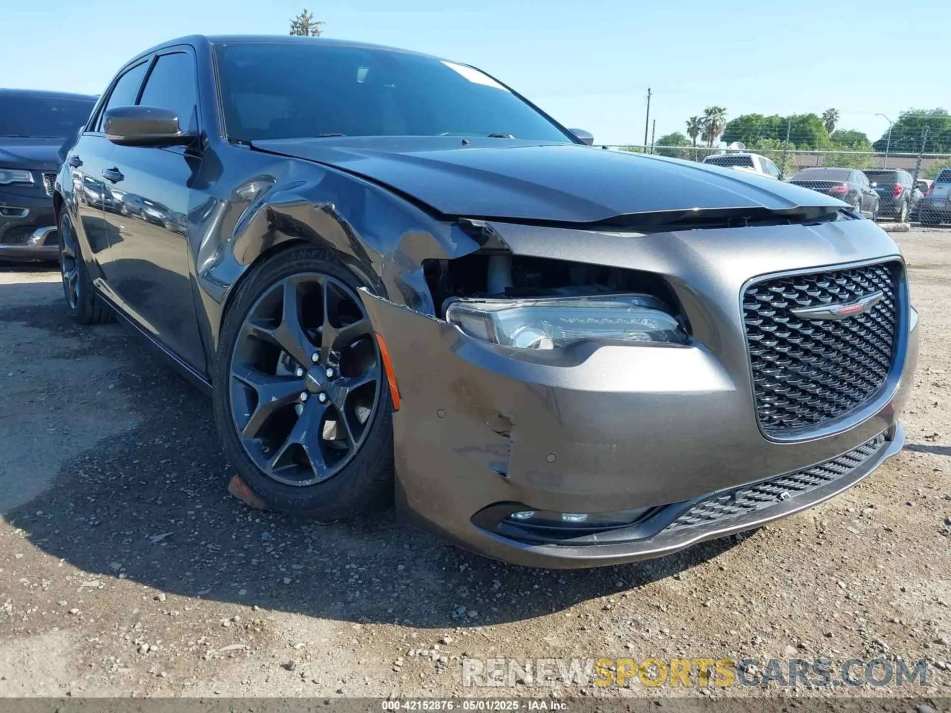 6 Photograph of a damaged car 2C3CCABG2NH123133 CHRYSLER 300 2022