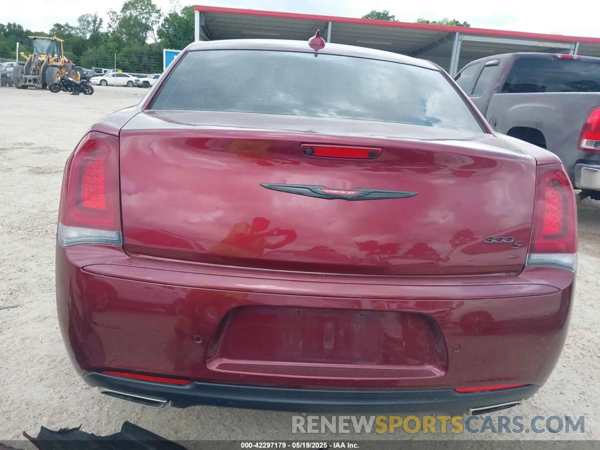 17 Photograph of a damaged car 2C3CCABG3NH167612 CHRYSLER 300 2022