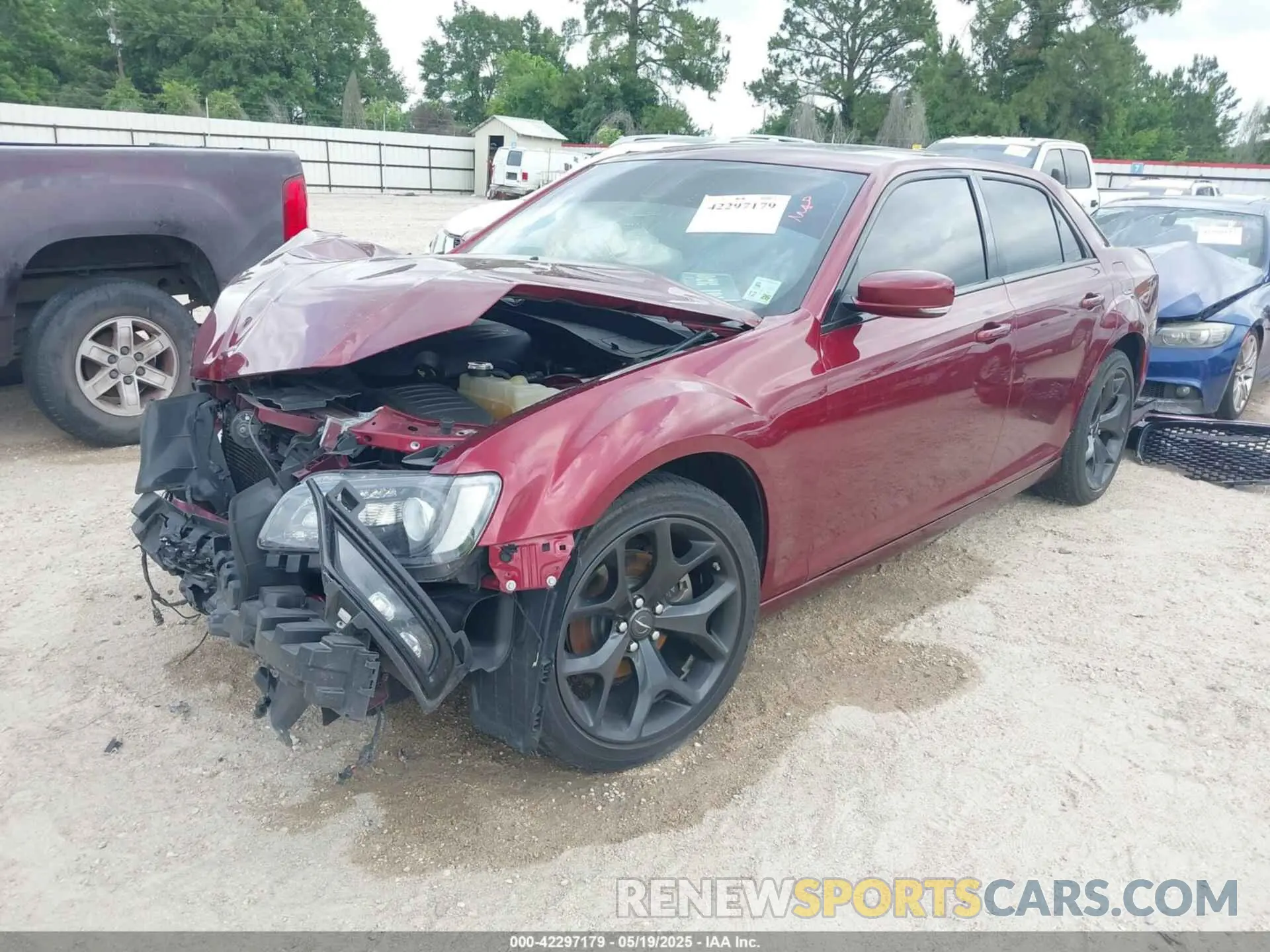 2 Photograph of a damaged car 2C3CCABG3NH167612 CHRYSLER 300 2022