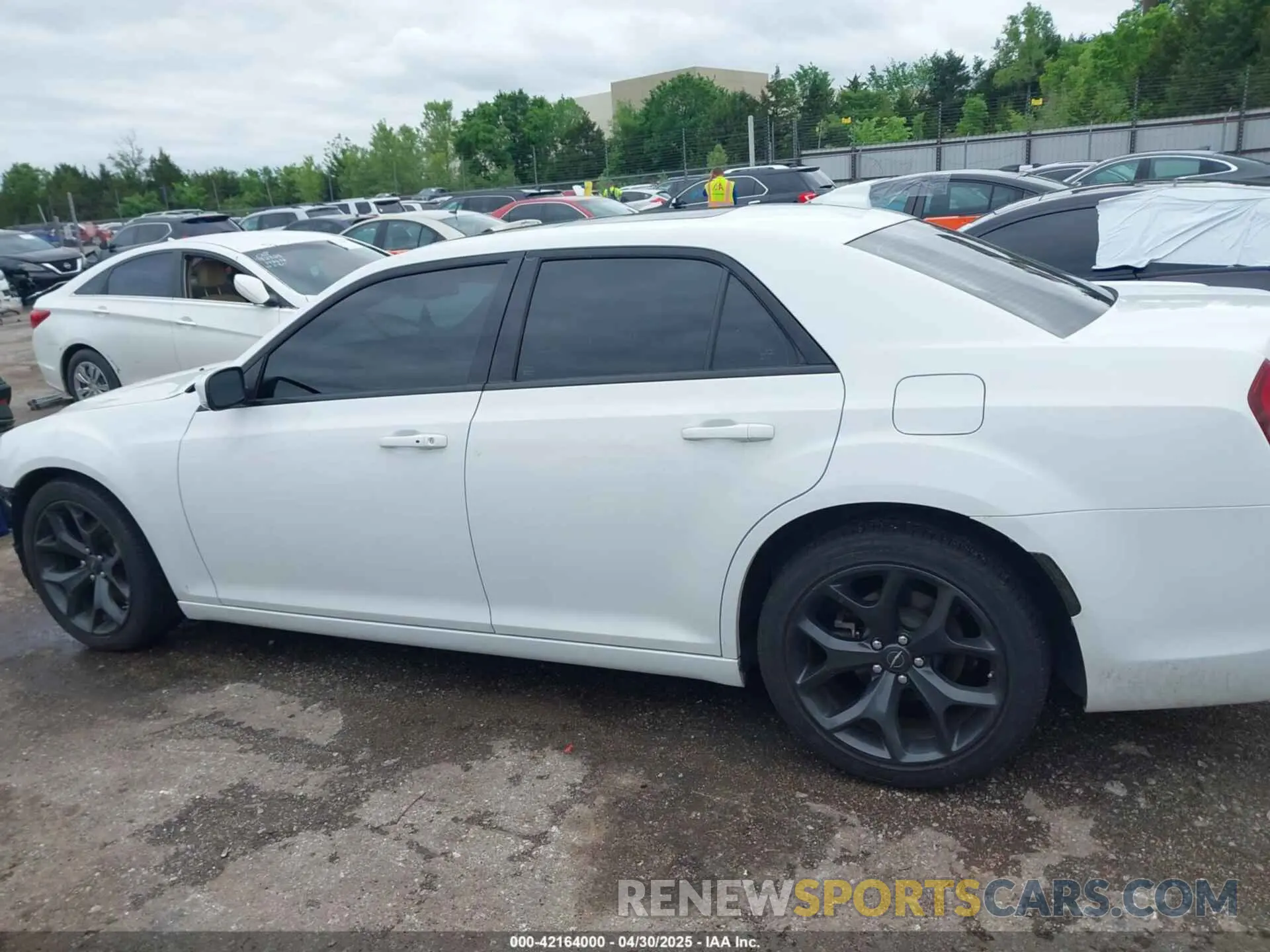 14 Photograph of a damaged car 2C3CCABG3NH214380 CHRYSLER 300 2022