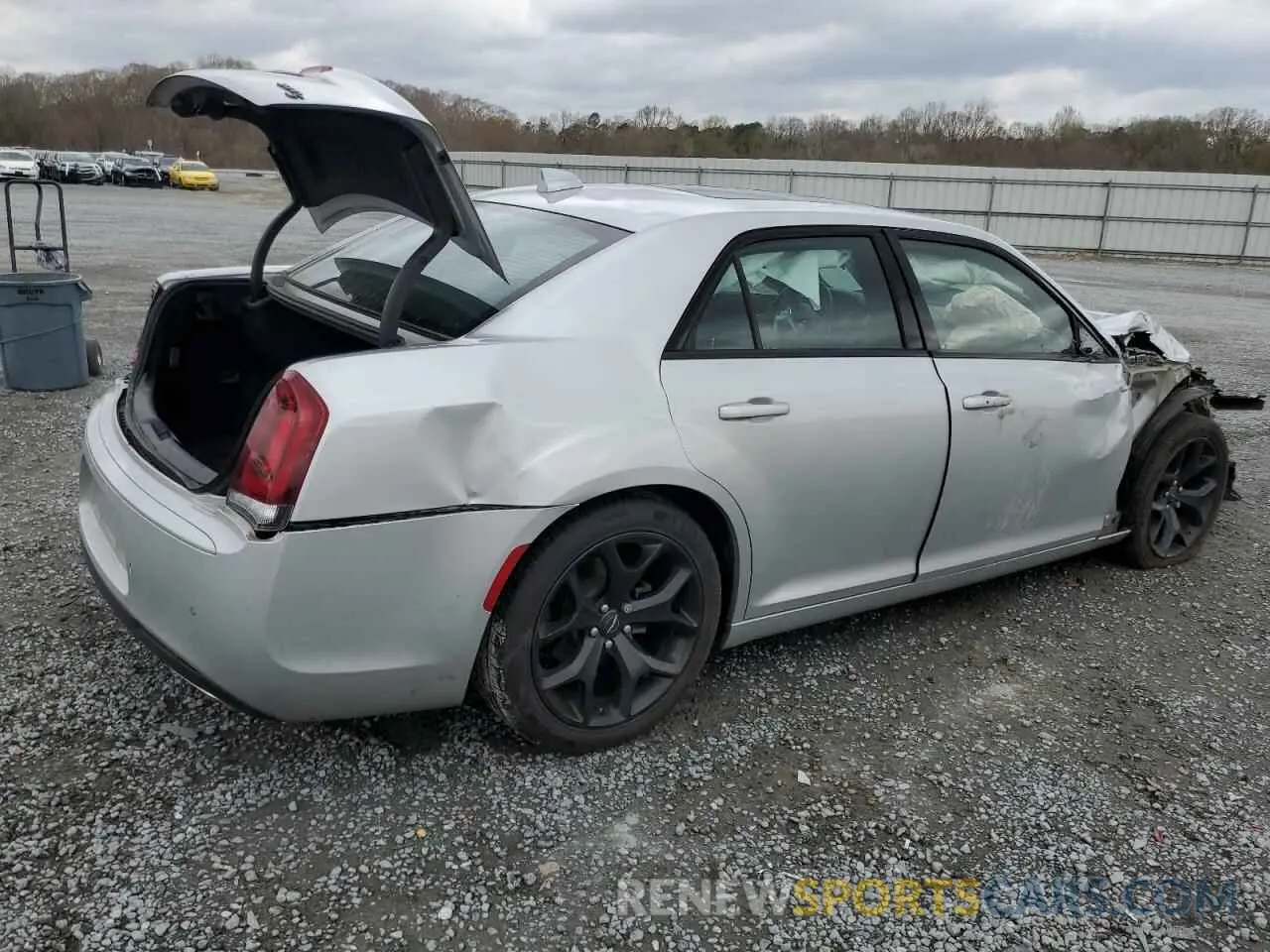 3 Photograph of a damaged car 2C3CCABG4NH218096 CHRYSLER 300 2022