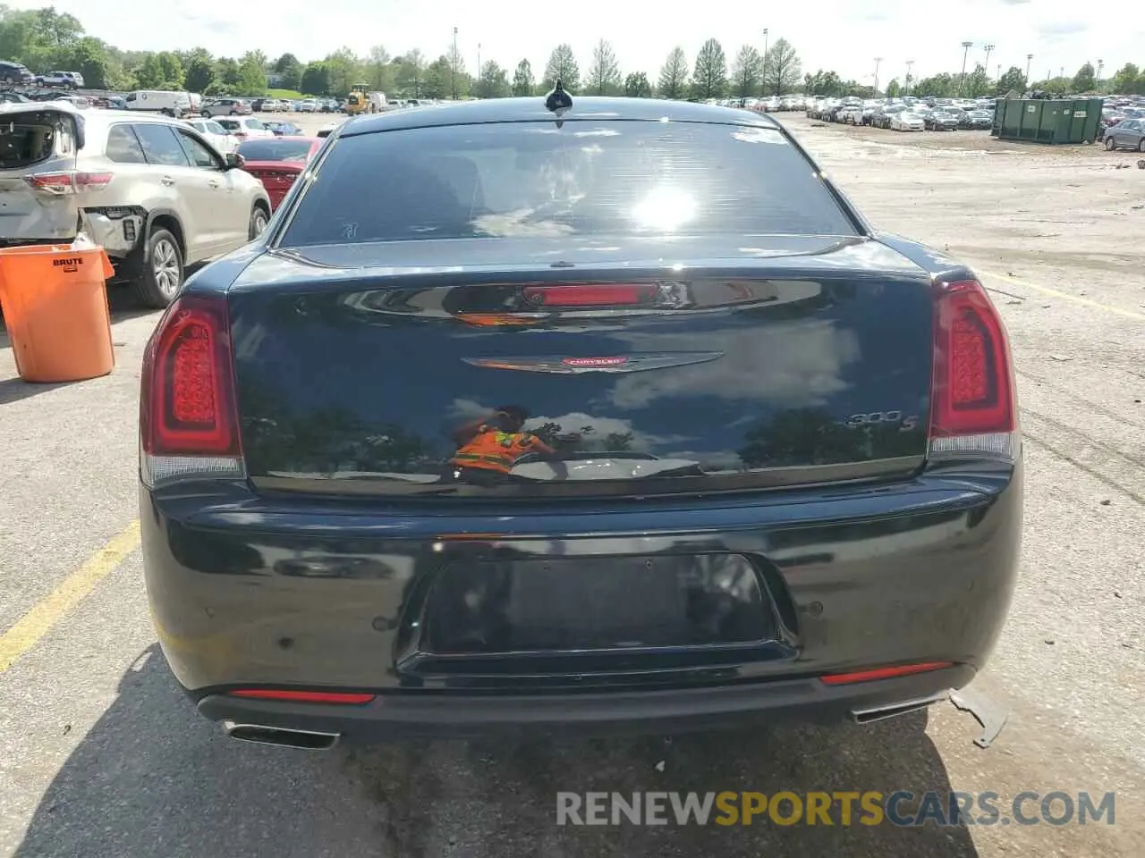 6 Photograph of a damaged car 2C3CCABG7NH221770 CHRYSLER 300 2022