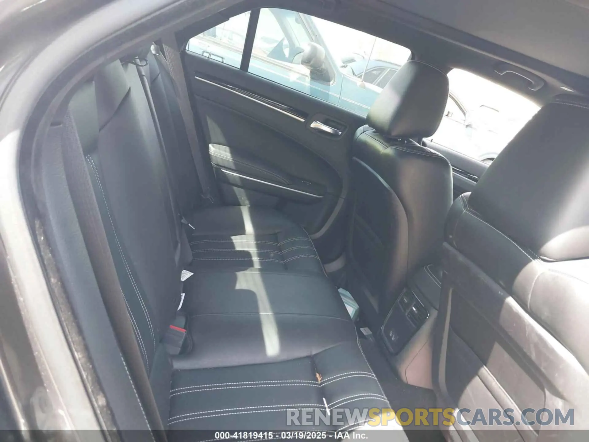 8 Photograph of a damaged car 2C3CCABG7NH225950 CHRYSLER 300 2022