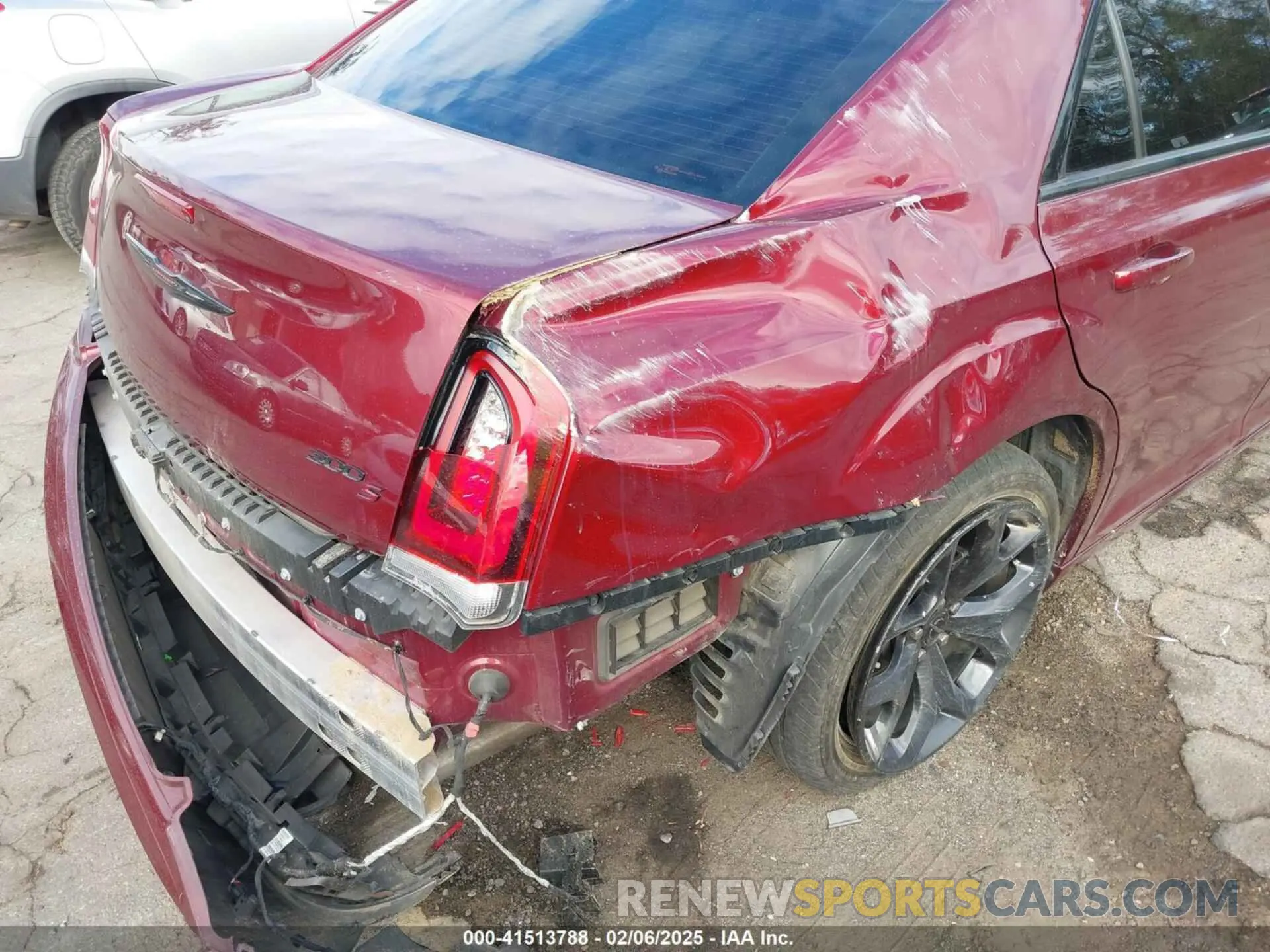 6 Photograph of a damaged car 2C3CCABG9NH123713 CHRYSLER 300 2022