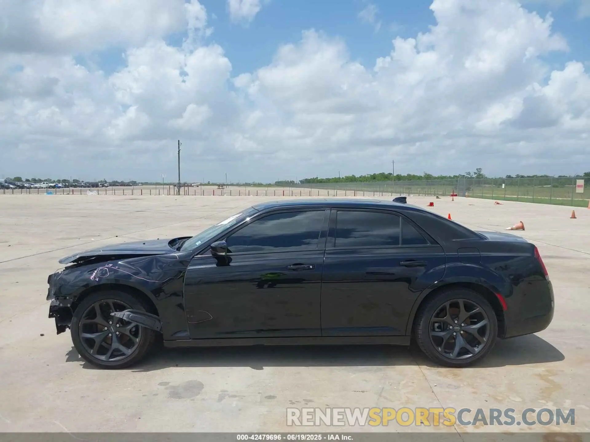 13 Photograph of a damaged car 2C3CCABGXNH256397 CHRYSLER 300 2022