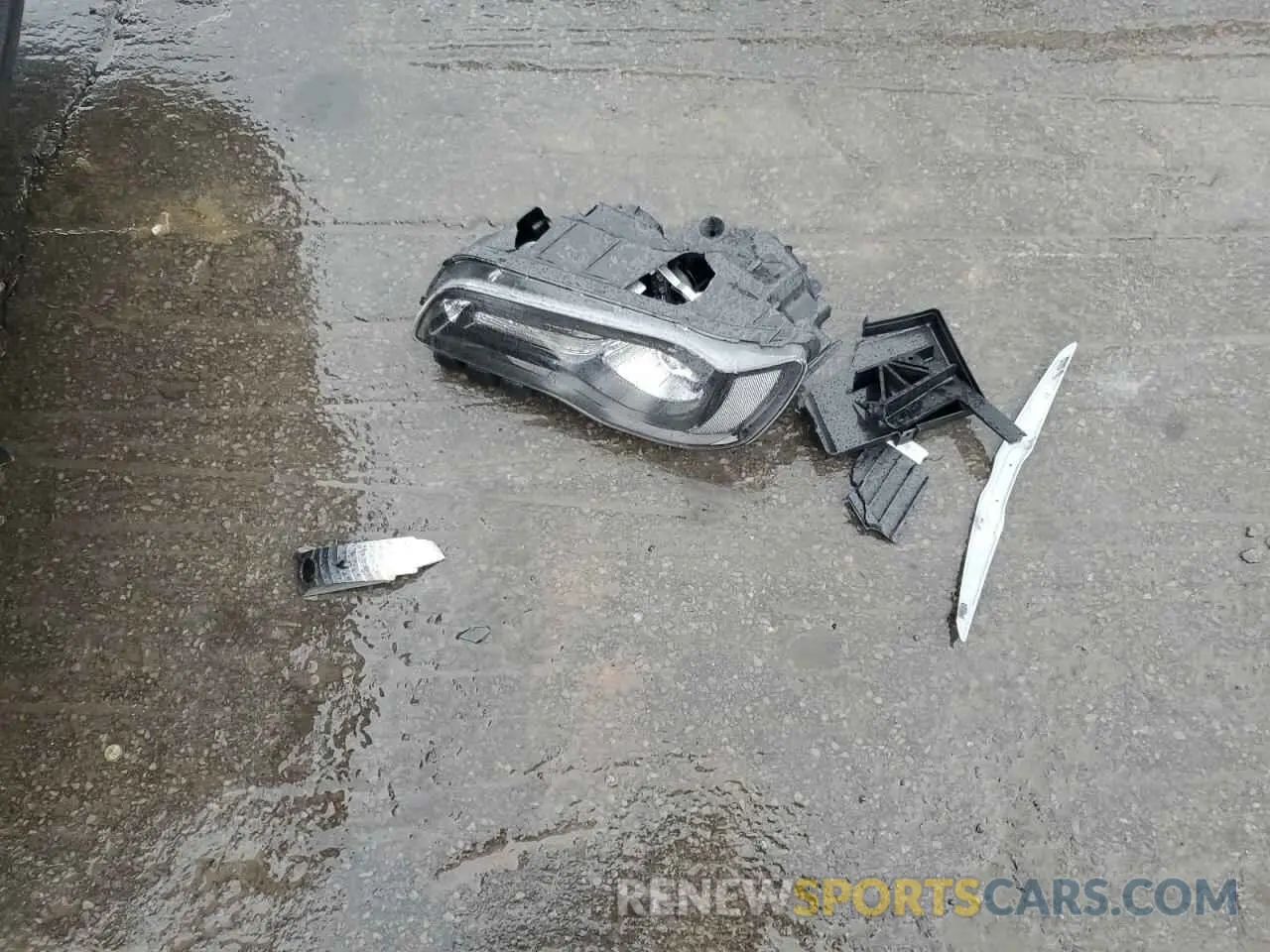 12 Photograph of a damaged car 2C3CCABT2NH237355 CHRYSLER 300 2022