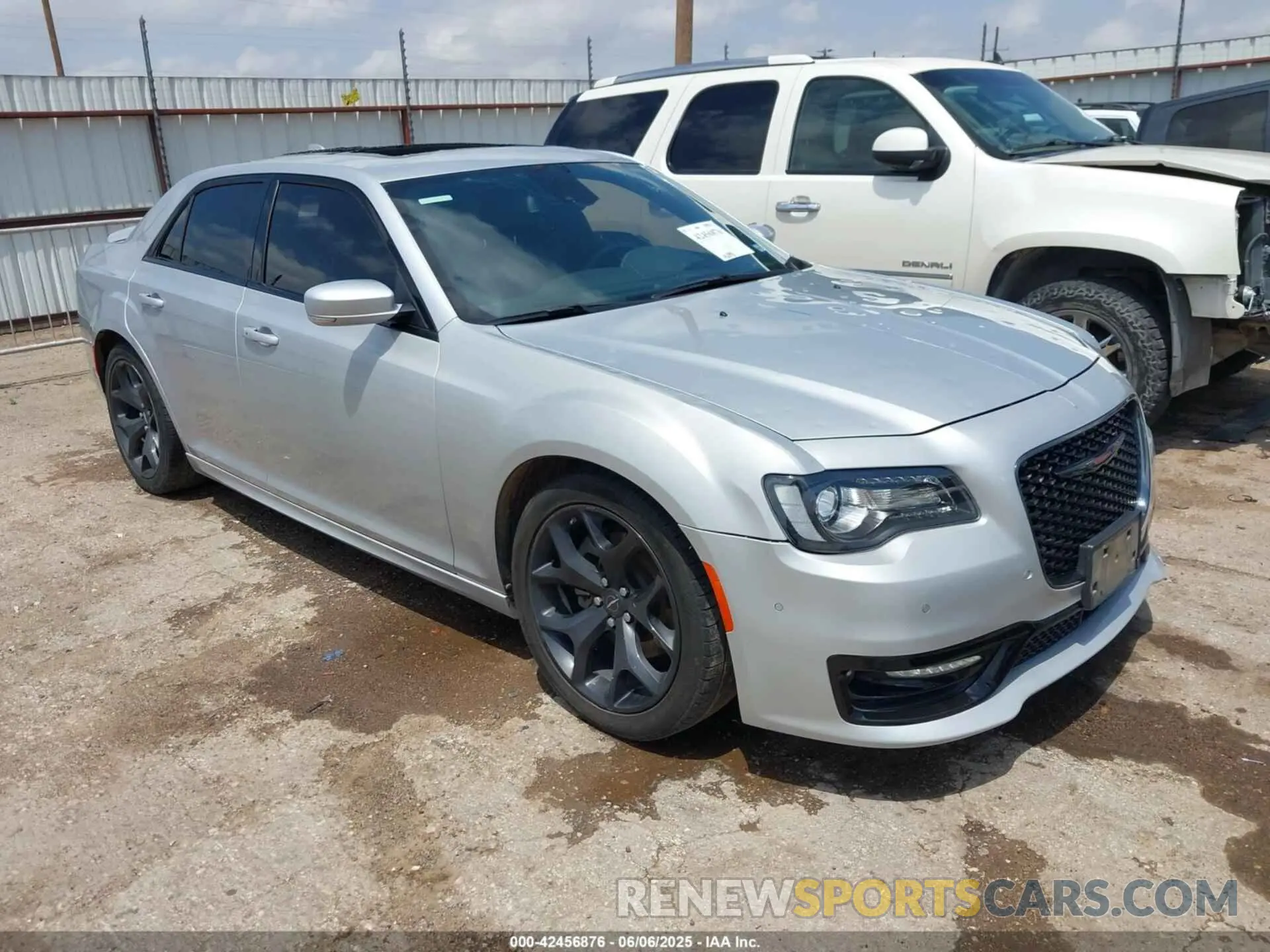 1 Photograph of a damaged car 2C3CCABT5NH206438 CHRYSLER 300 2022