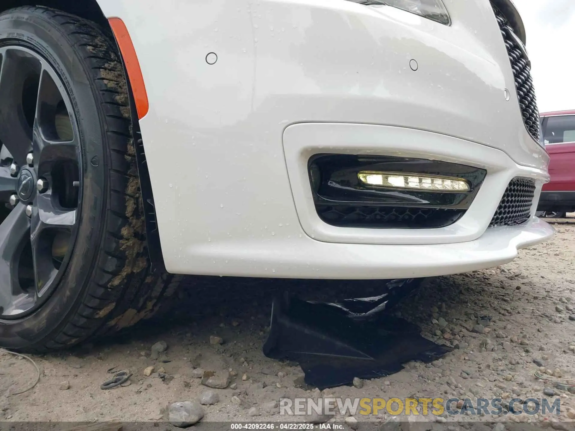 17 Photograph of a damaged car 2C3CCADG0NH187183 CHRYSLER 300 2022