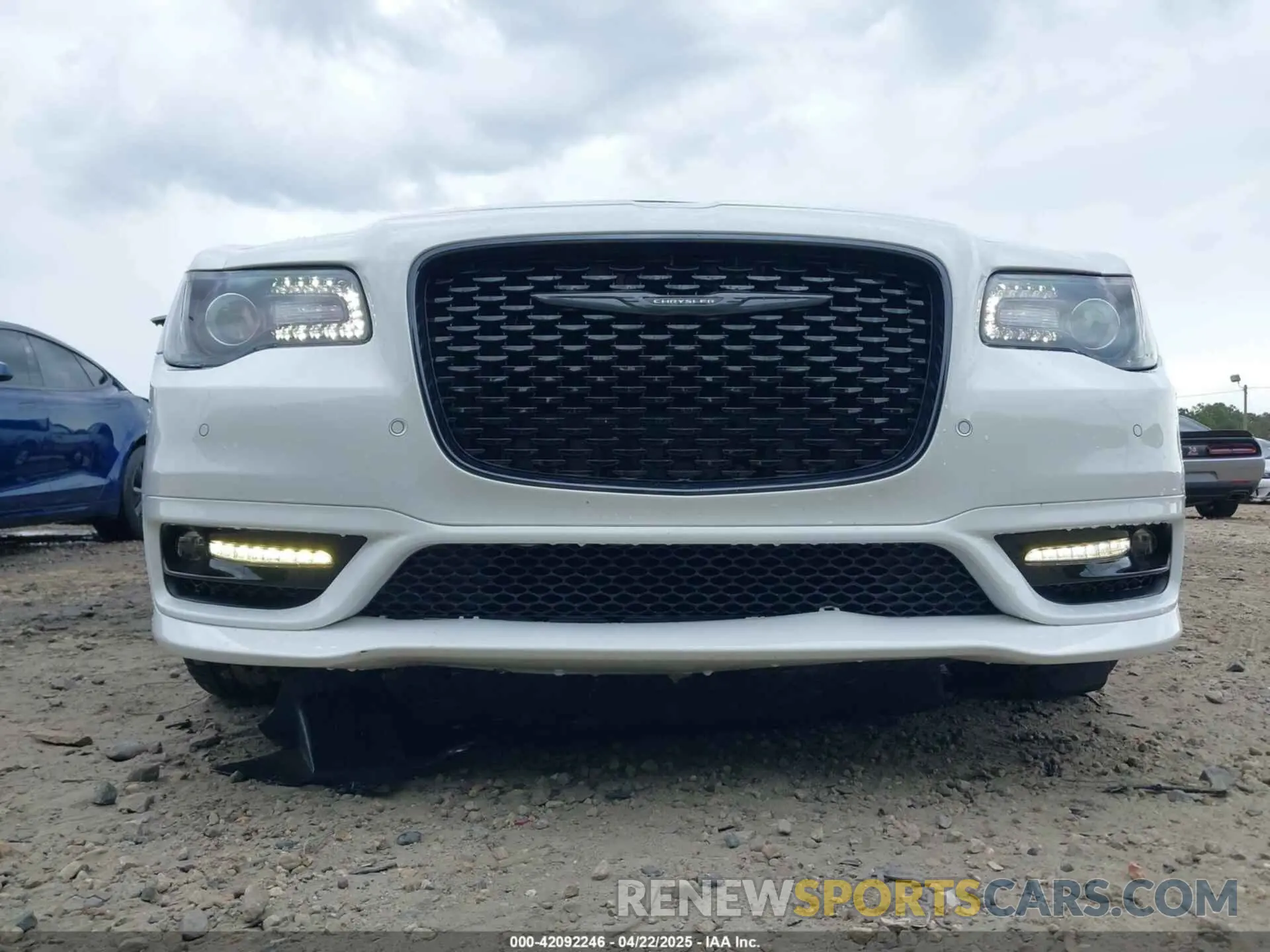 6 Photograph of a damaged car 2C3CCADG0NH187183 CHRYSLER 300 2022