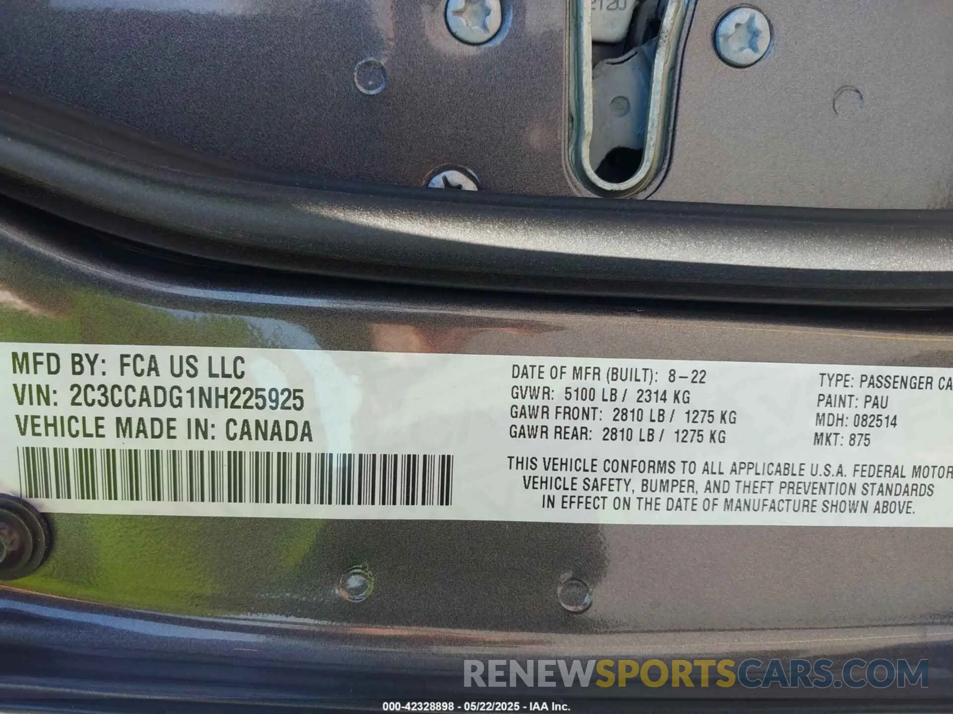 9 Photograph of a damaged car 2C3CCADG1NH225925 CHRYSLER 300 2022