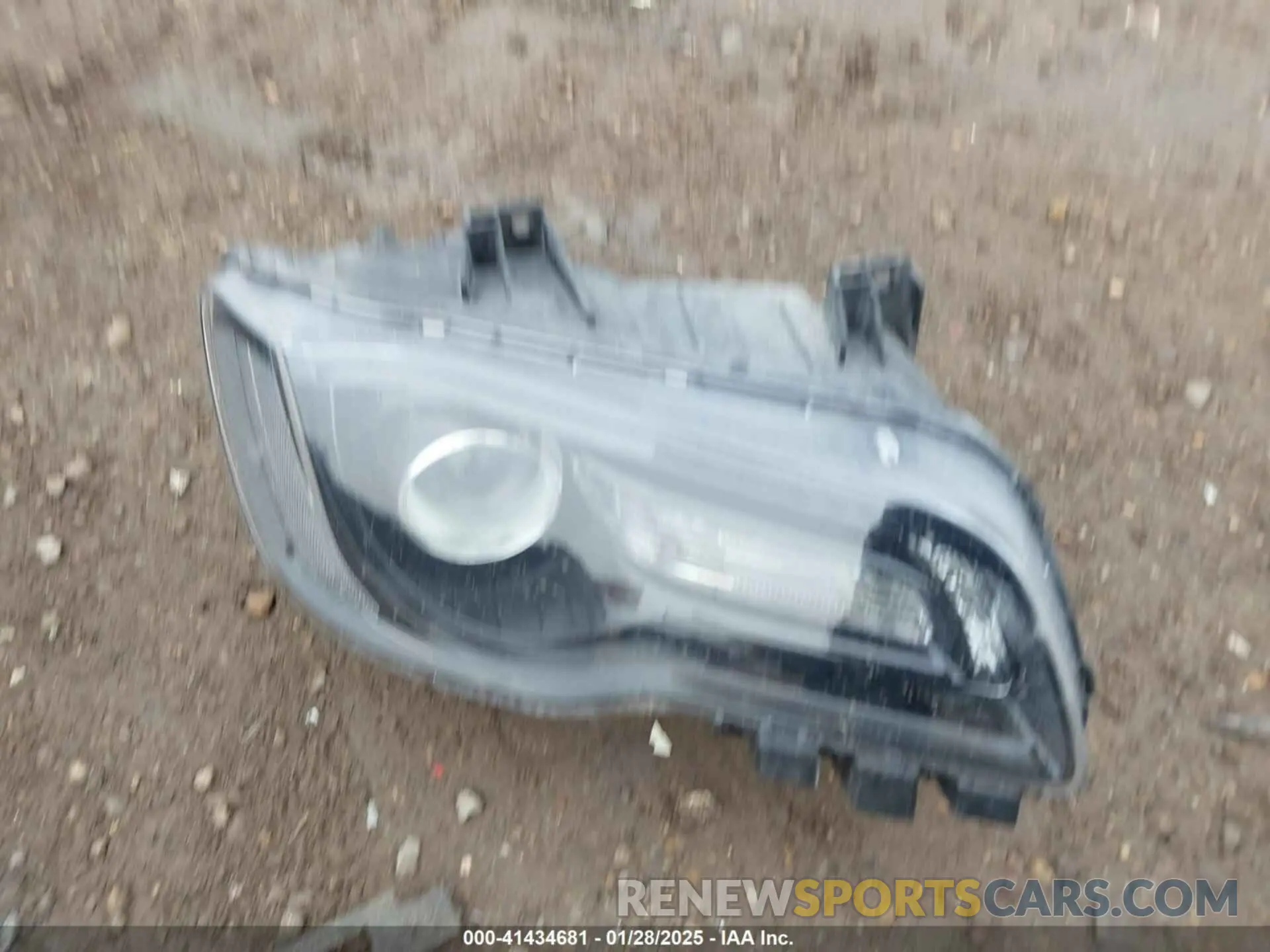 18 Photograph of a damaged car 2C3CCADG5NH131160 CHRYSLER 300 2022