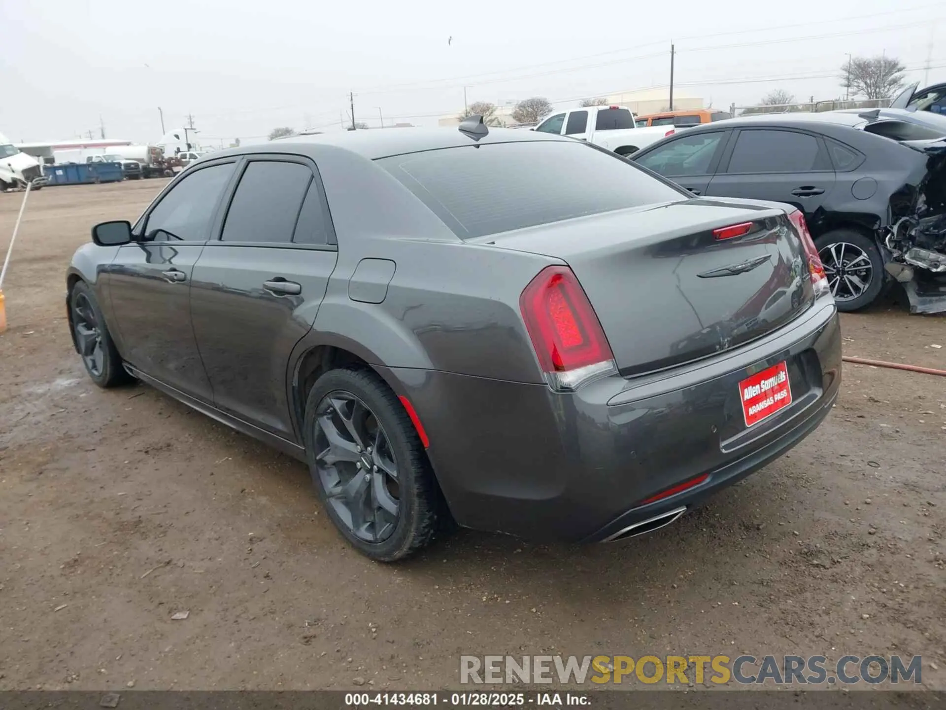3 Photograph of a damaged car 2C3CCADG5NH131160 CHRYSLER 300 2022