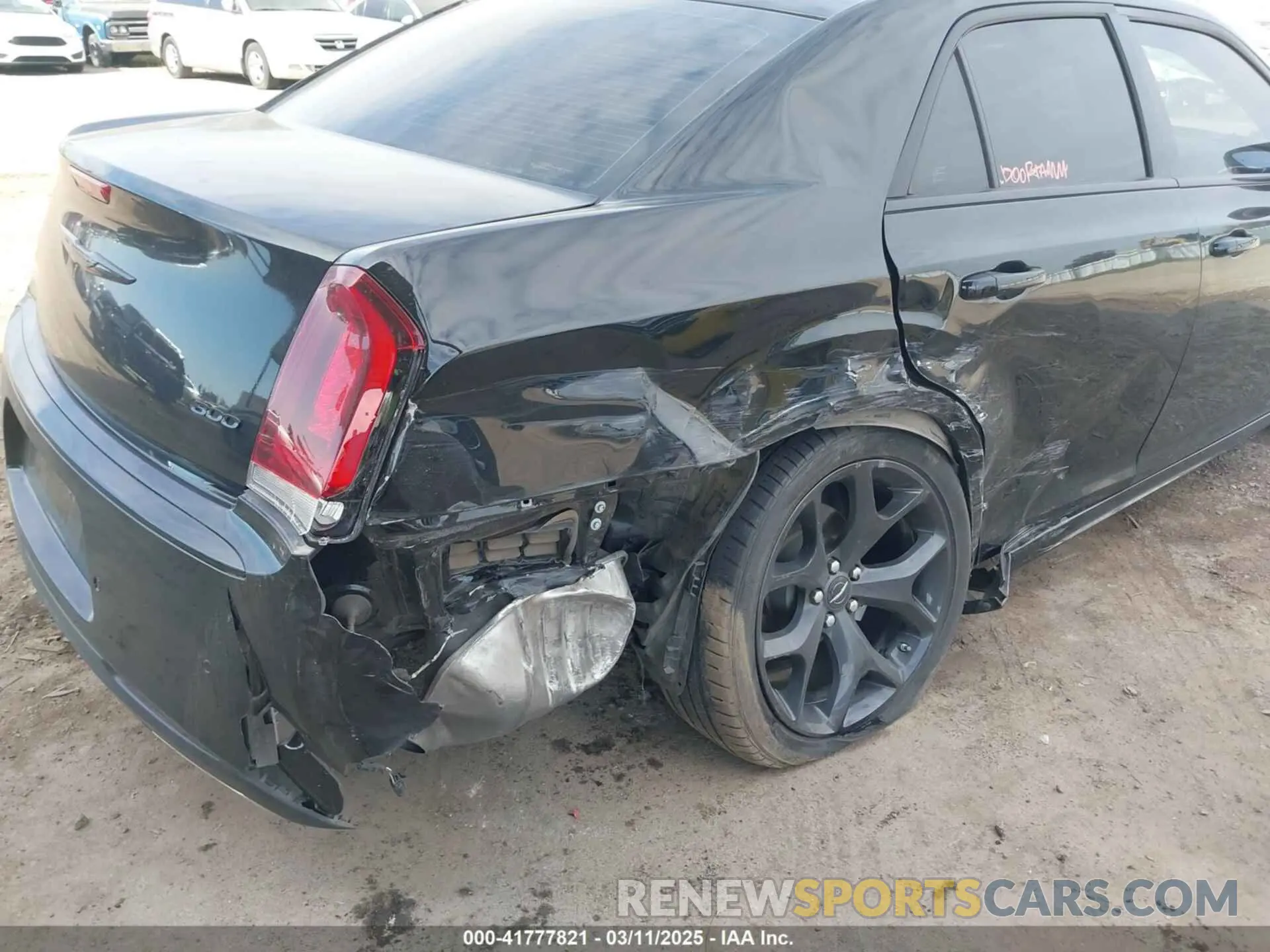 6 Photograph of a damaged car 2C3CCADG7NH262848 CHRYSLER 300 2022