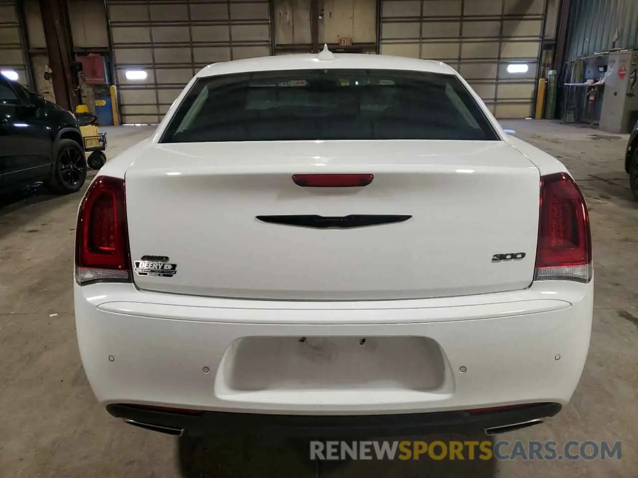 6 Photograph of a damaged car 2C3CCASG5NH147104 CHRYSLER 300 2022
