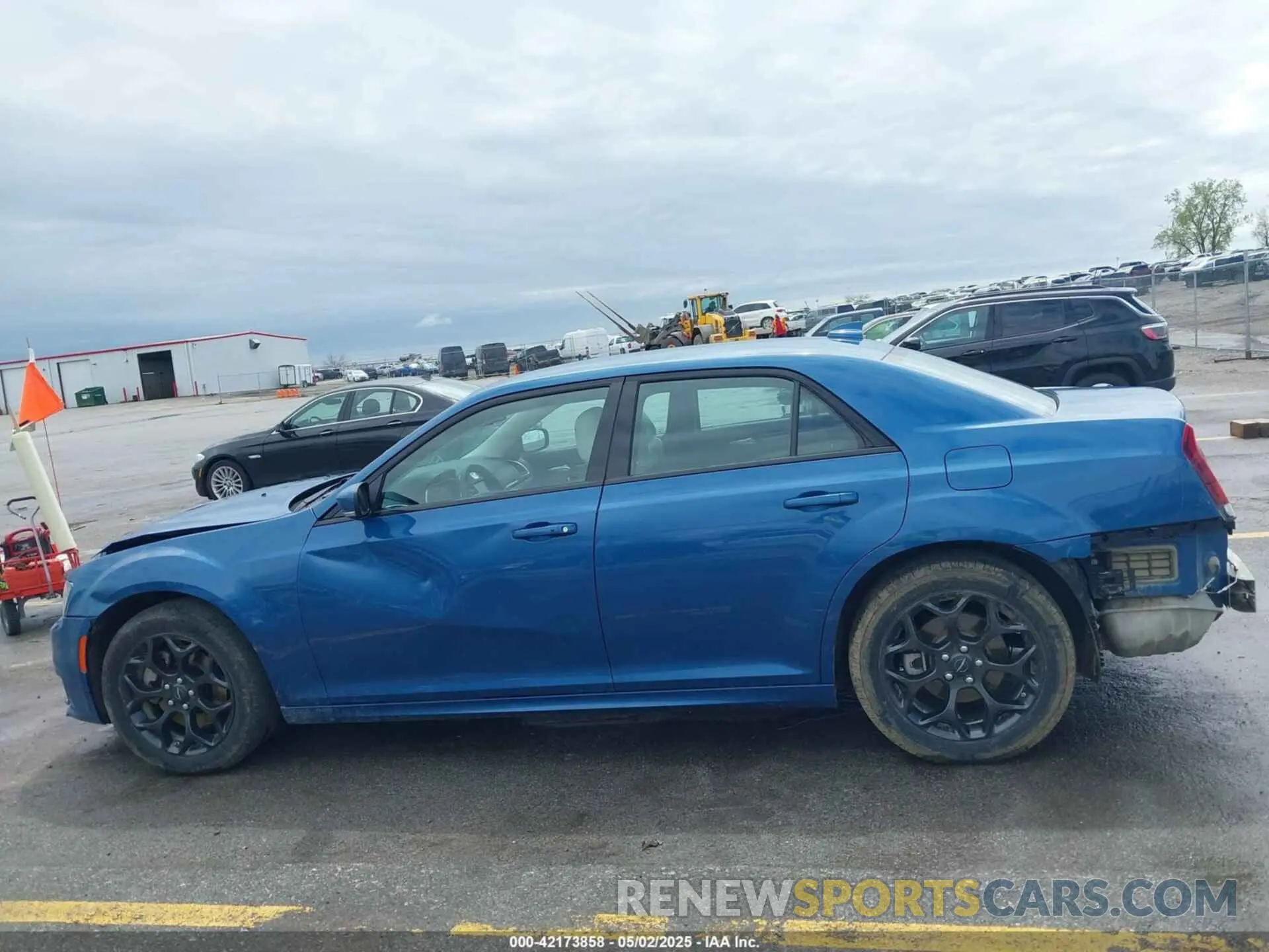 15 Photograph of a damaged car 2C3CCASG7NH134595 CHRYSLER 300 2022