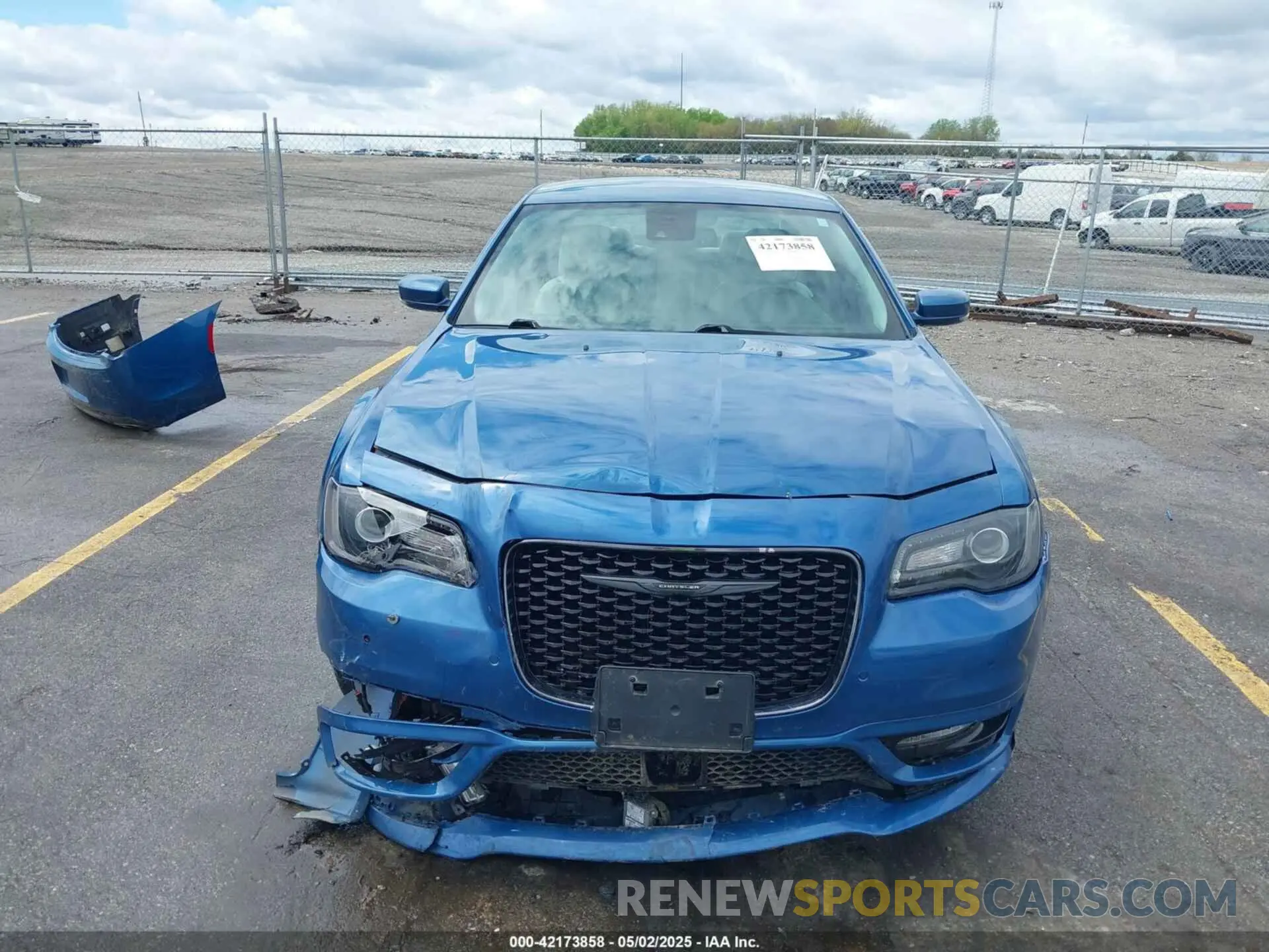 6 Photograph of a damaged car 2C3CCASG7NH134595 CHRYSLER 300 2022