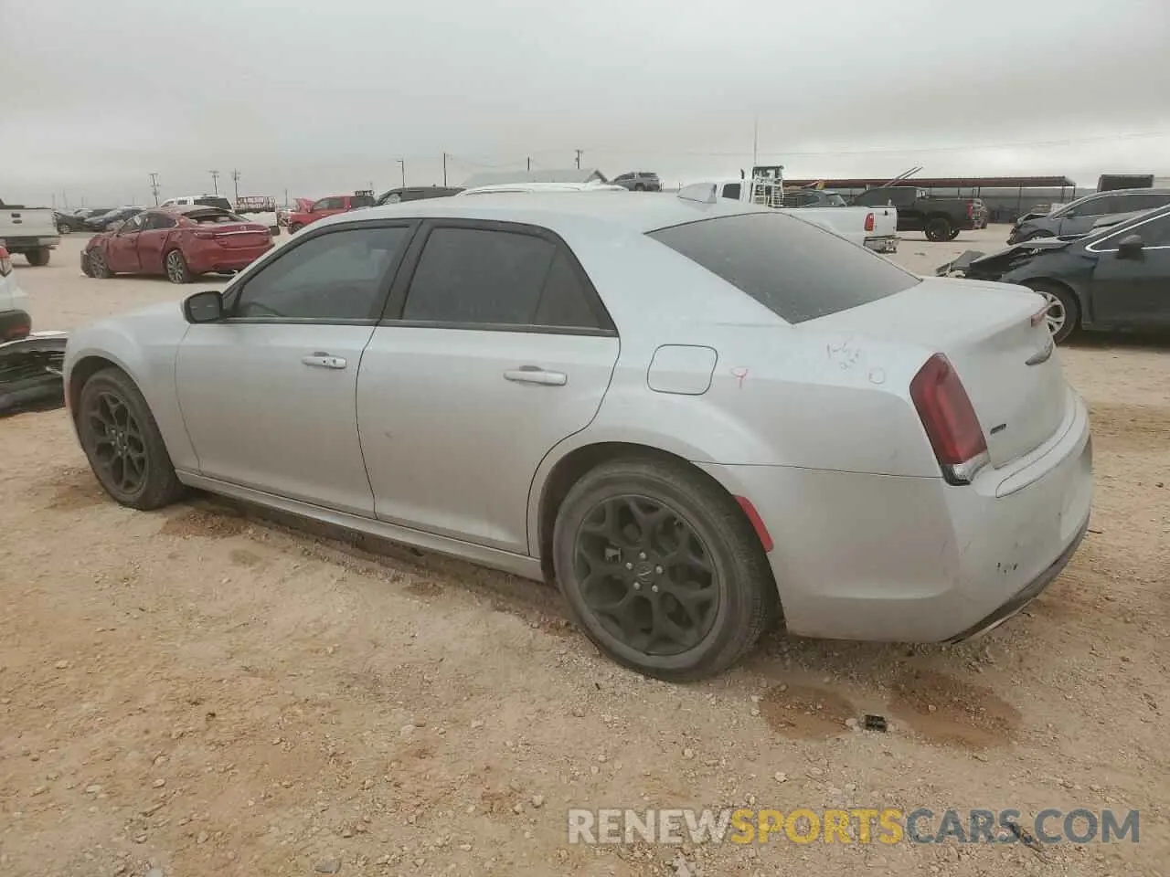 2 Photograph of a damaged car 2C3CCASGXNH139757 CHRYSLER 300 2022