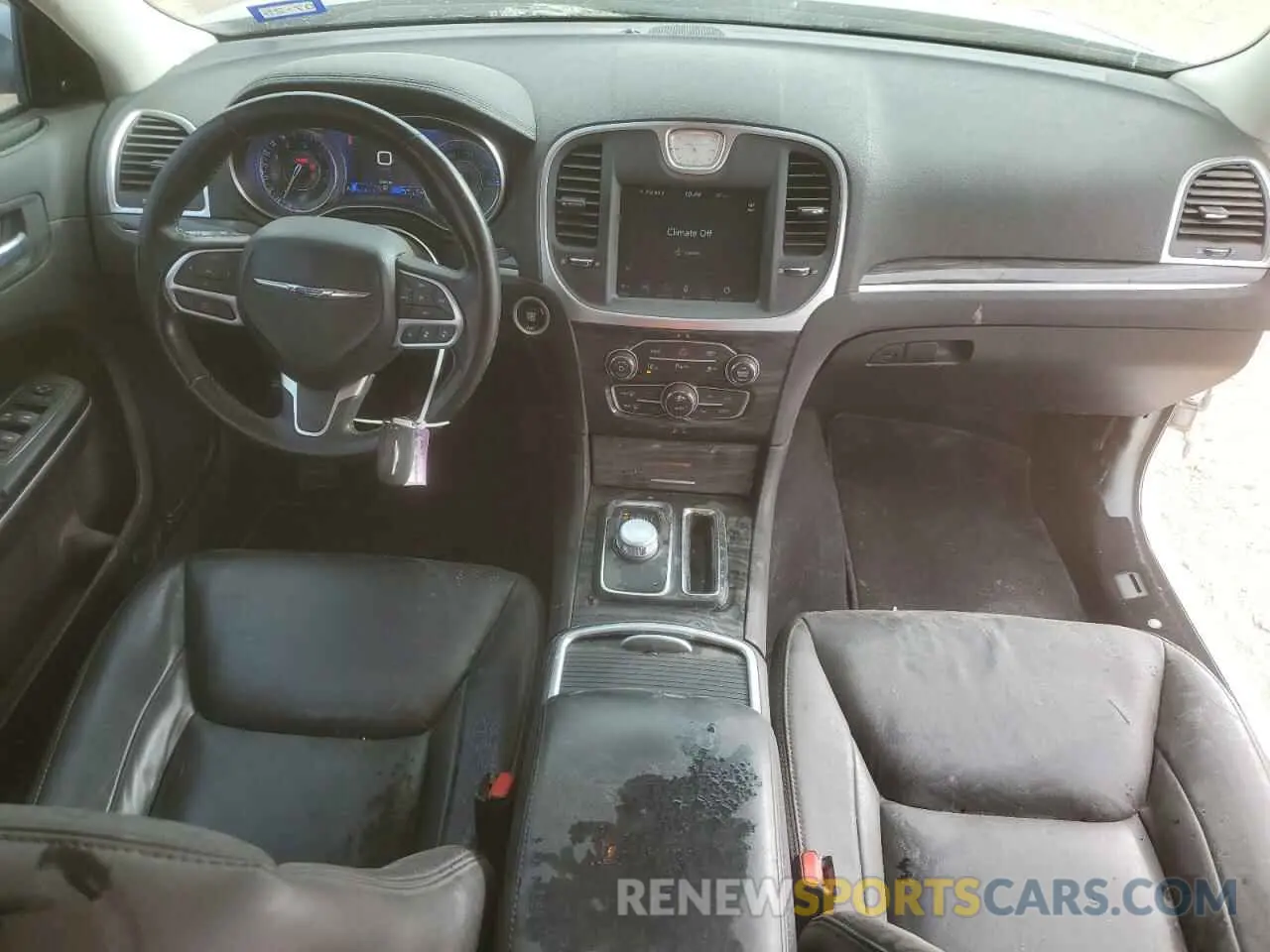 8 Photograph of a damaged car 2C3CCASGXNH139757 CHRYSLER 300 2022