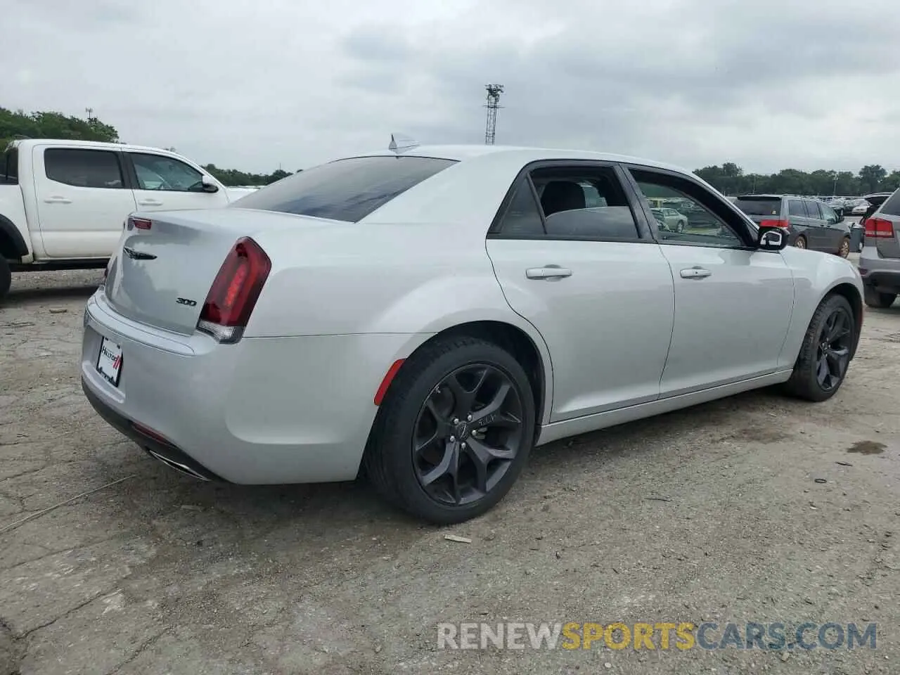 3 Photograph of a damaged car 2C3CCAAG1PH548914 CHRYSLER 300 2023