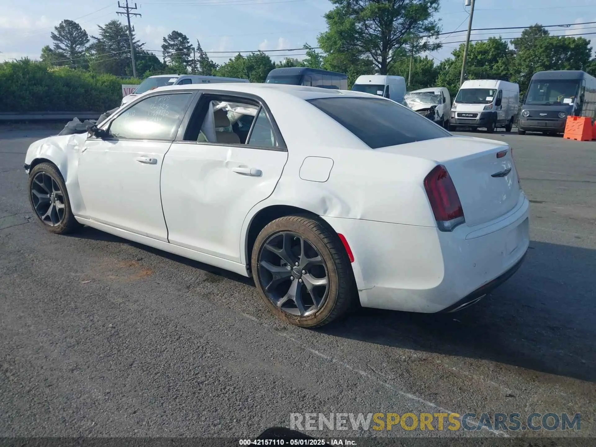 3 Photograph of a damaged car 2C3CCAAG1PH684170 CHRYSLER 300 2023