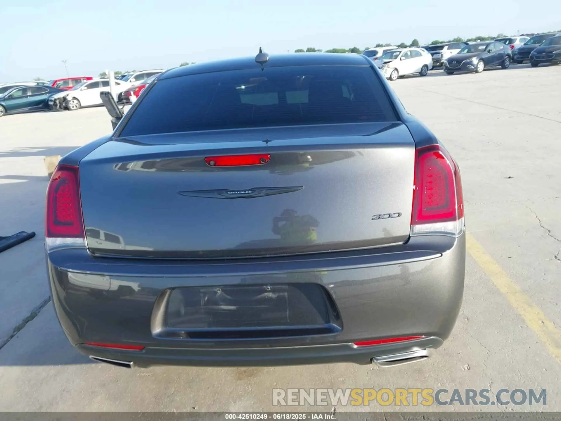 16 Photograph of a damaged car 2C3CCAAG2PH565558 CHRYSLER 300 2023