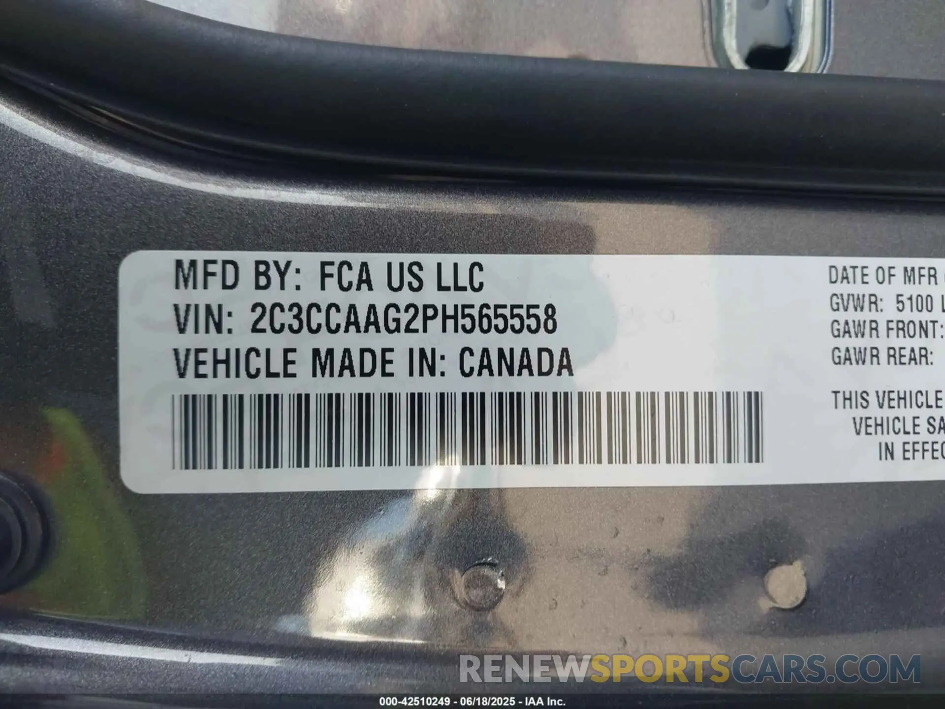 9 Photograph of a damaged car 2C3CCAAG2PH565558 CHRYSLER 300 2023