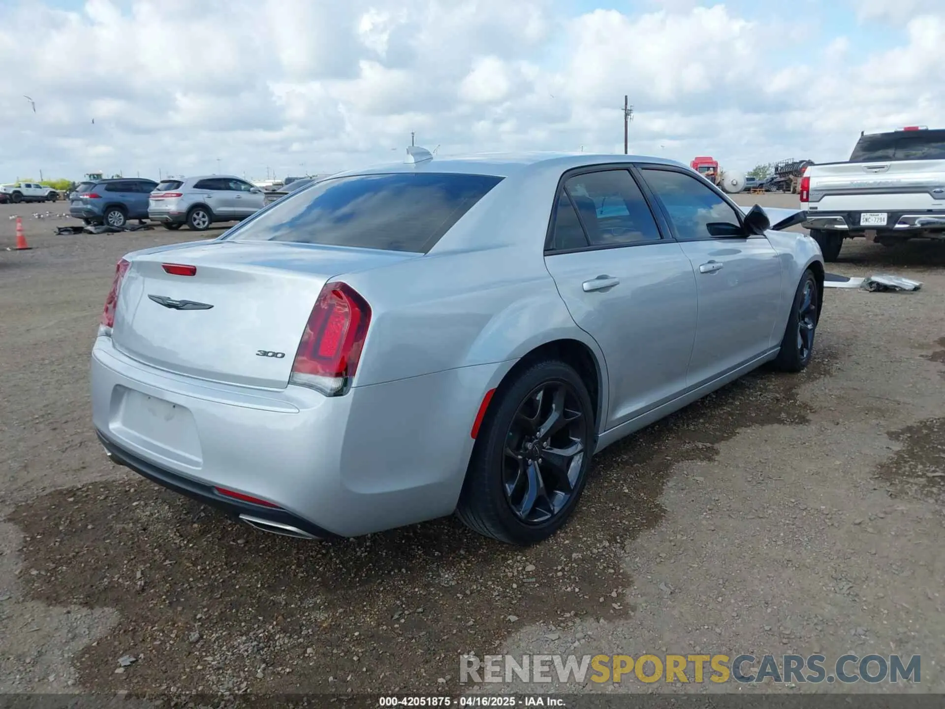 4 Photograph of a damaged car 2C3CCAAG4PH577453 CHRYSLER 300 2023