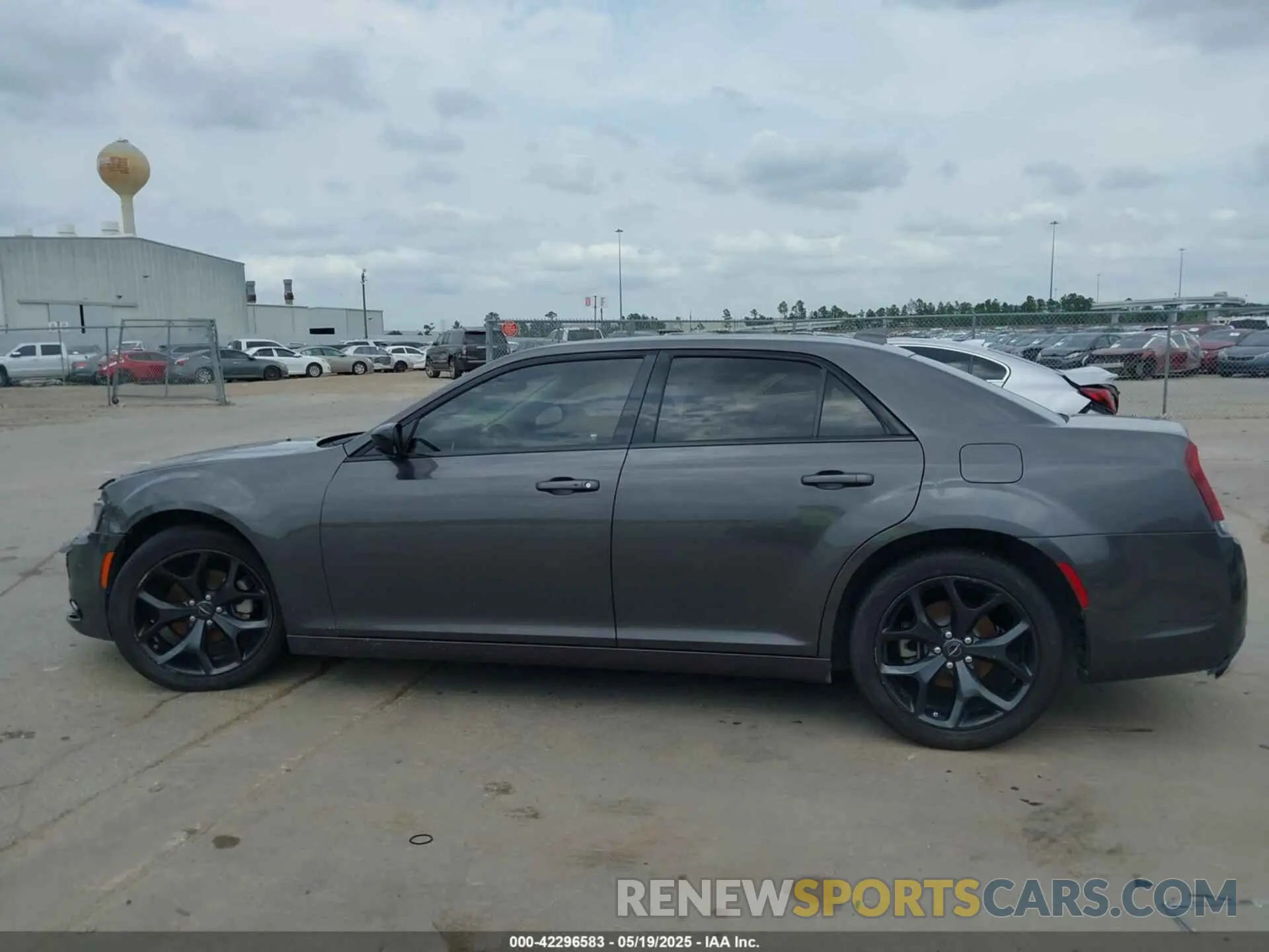 14 Photograph of a damaged car 2C3CCAAG6PH538167 CHRYSLER 300 2023