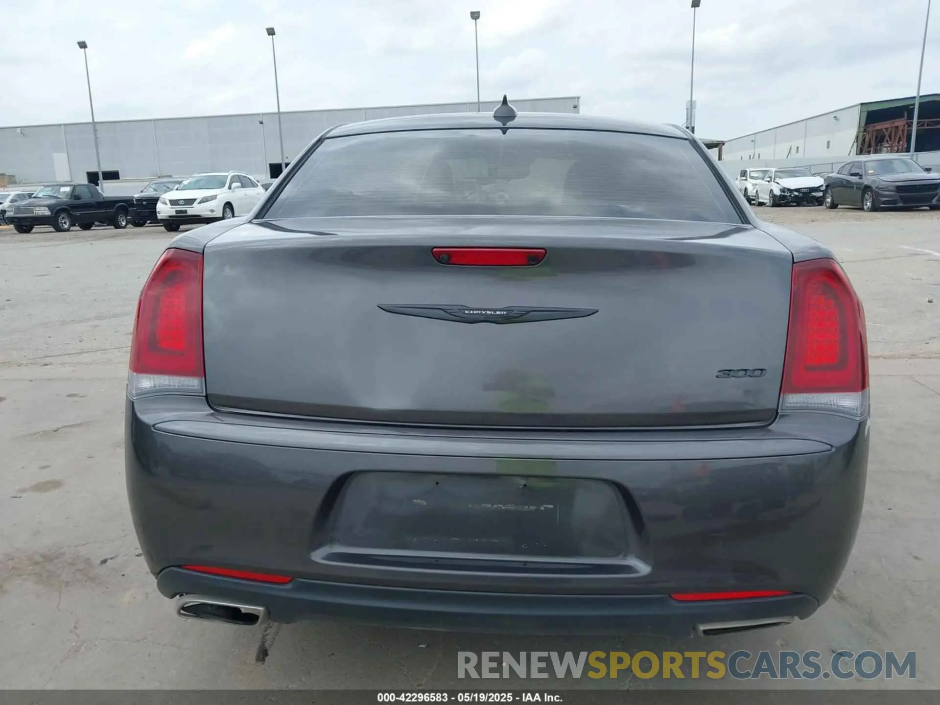 16 Photograph of a damaged car 2C3CCAAG6PH538167 CHRYSLER 300 2023