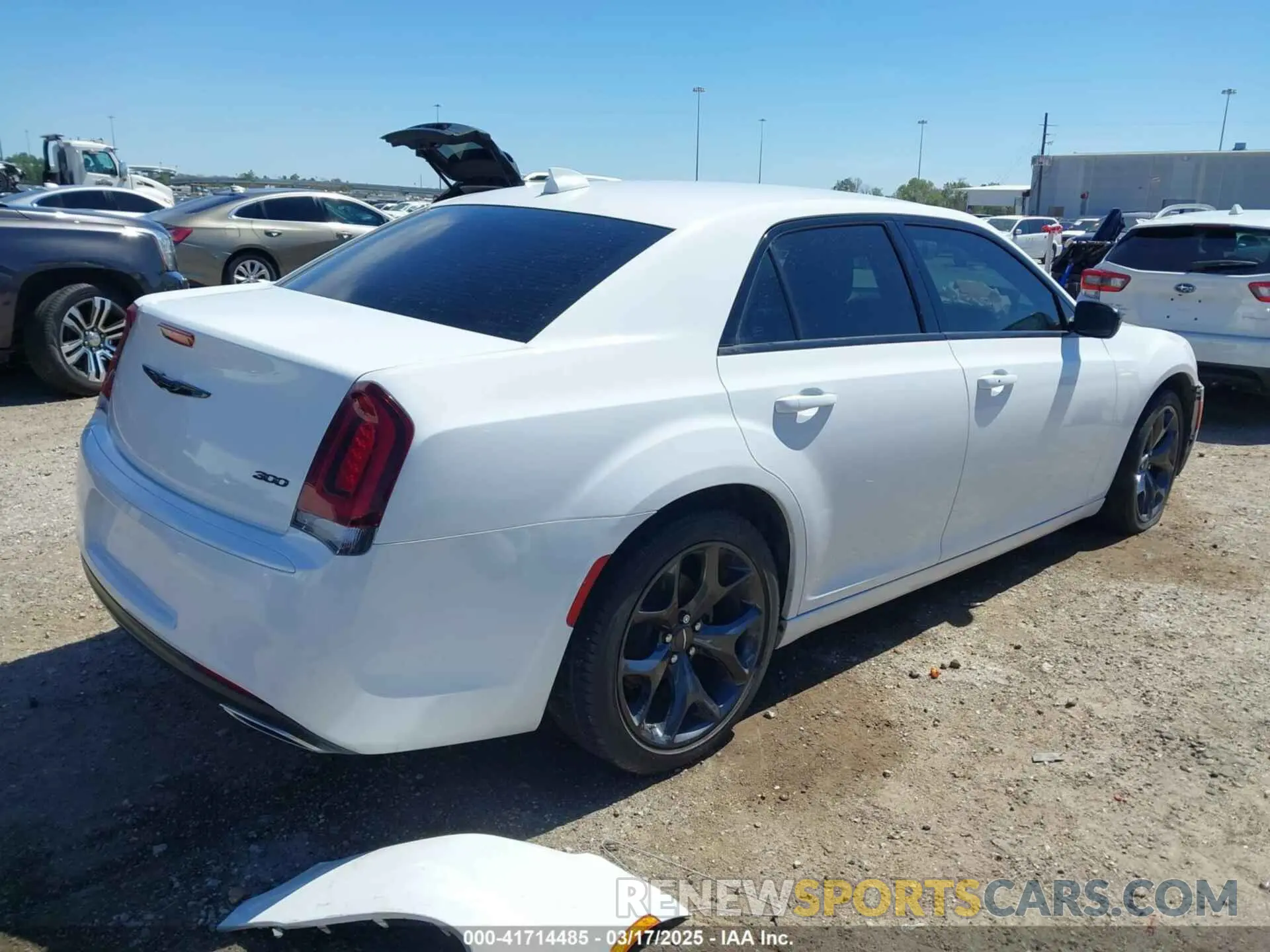 4 Photograph of a damaged car 2C3CCAAGXPH664953 CHRYSLER 300 2023