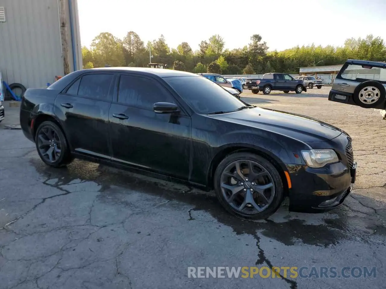 4 Photograph of a damaged car 2C3CCABG1PH589915 CHRYSLER 300 2023